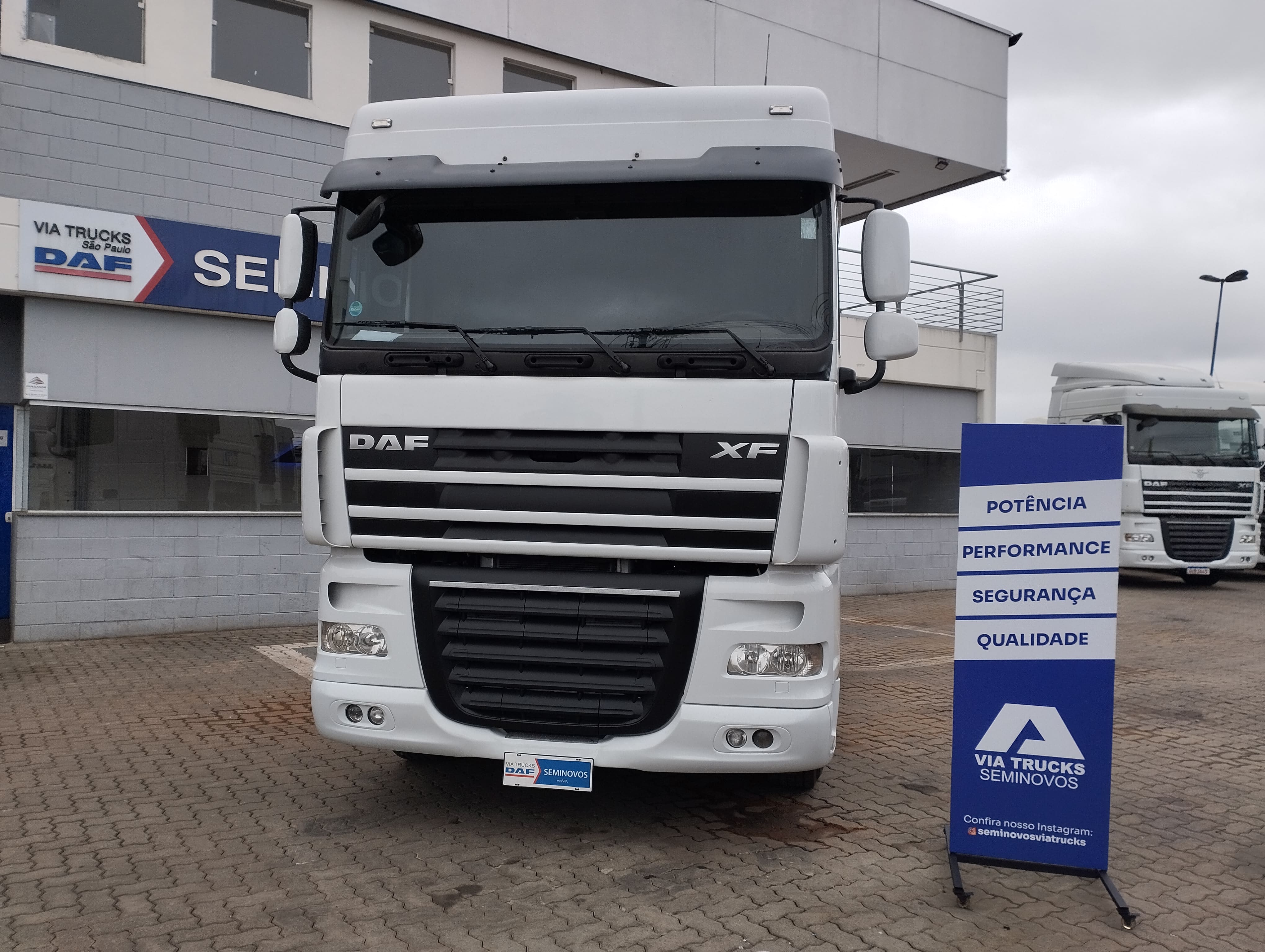 XF 105 FTS 460 6x2 (diesel)(E5)