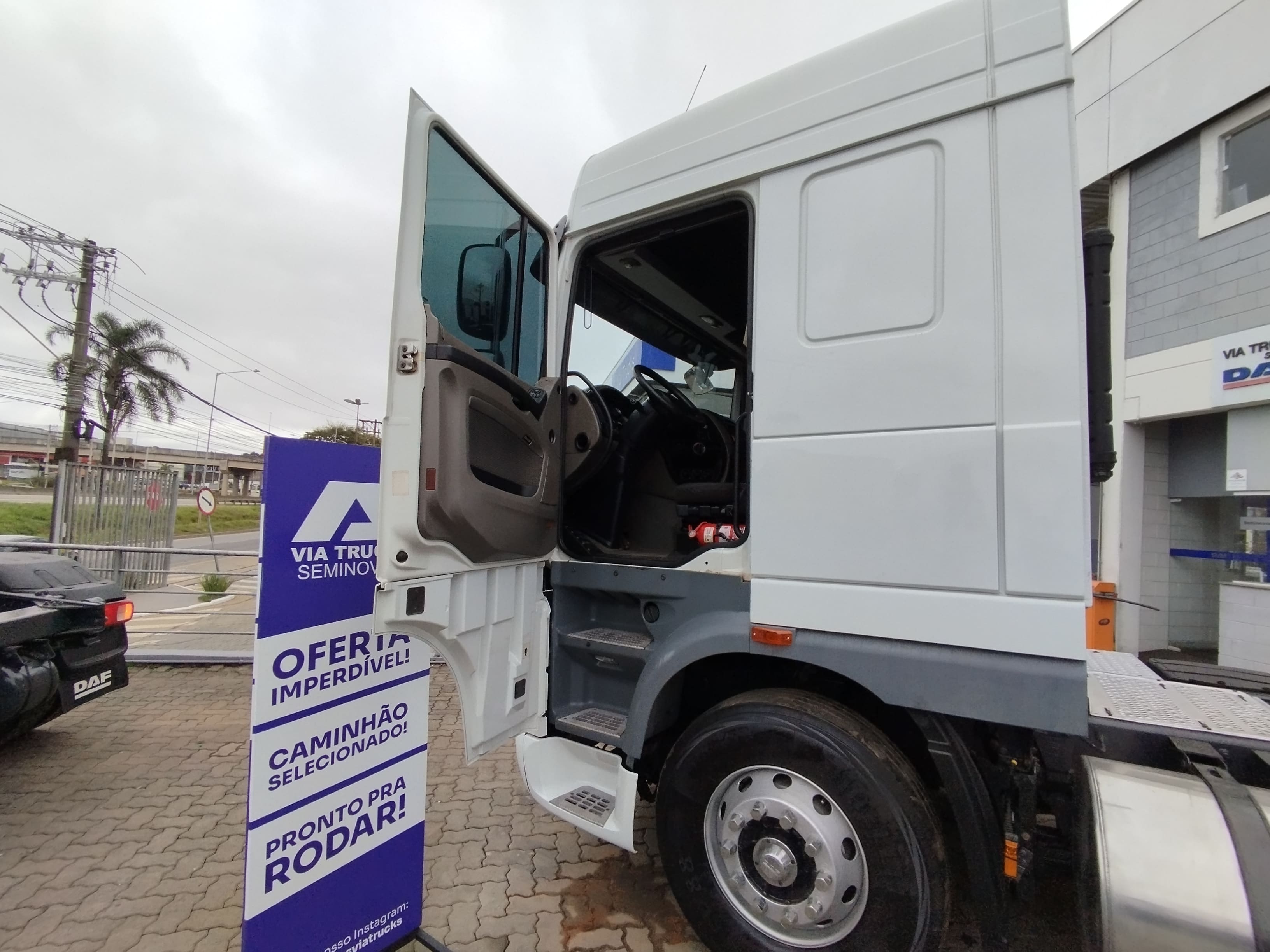 DAF-XF-XF 105 FTS 460 6x2 (diesel)(E5)