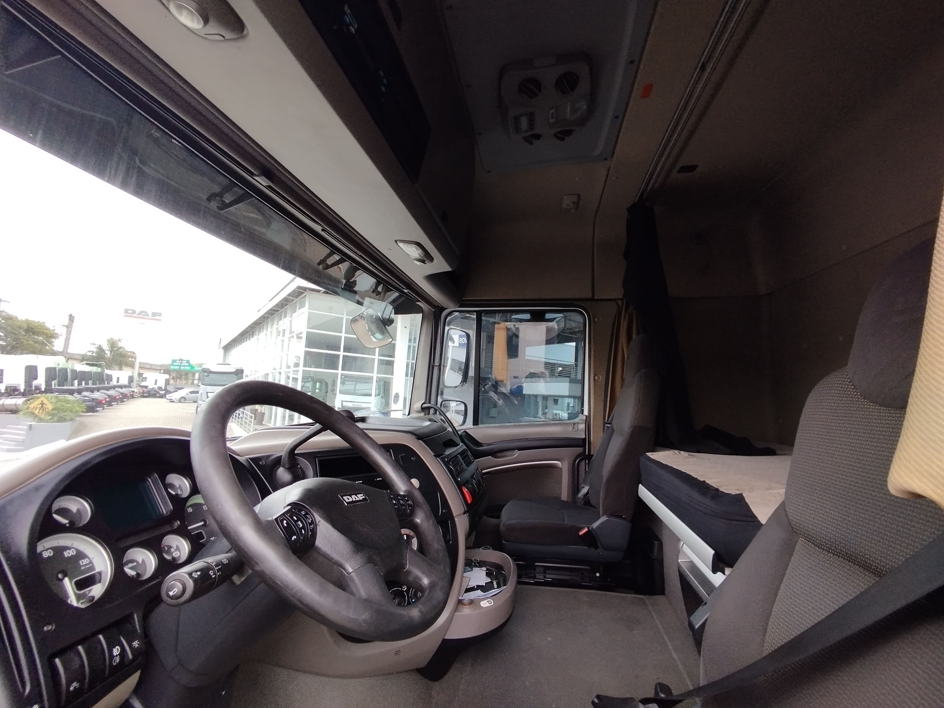 DAF-XF-XF 105 FTS 460 6x2 (diesel)(E5)