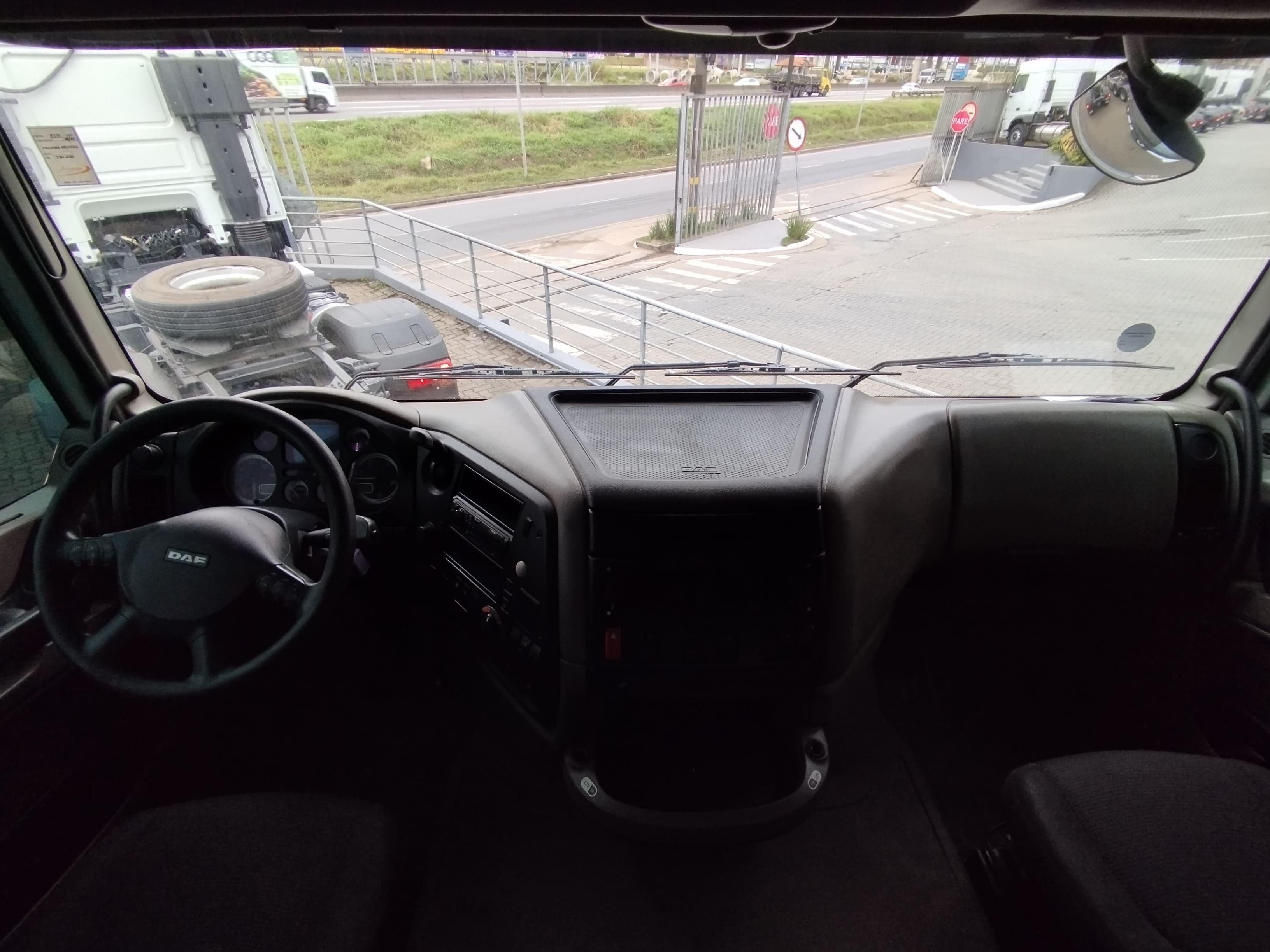 DAF-XF-XF 105 FTS 460 6x2 (diesel)(E5)