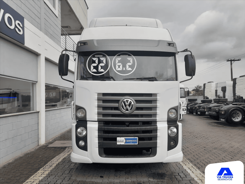 VOLKSWAGEN-25-360-25-360 Constel. 6x2 Tractor 2p (die)(E5)