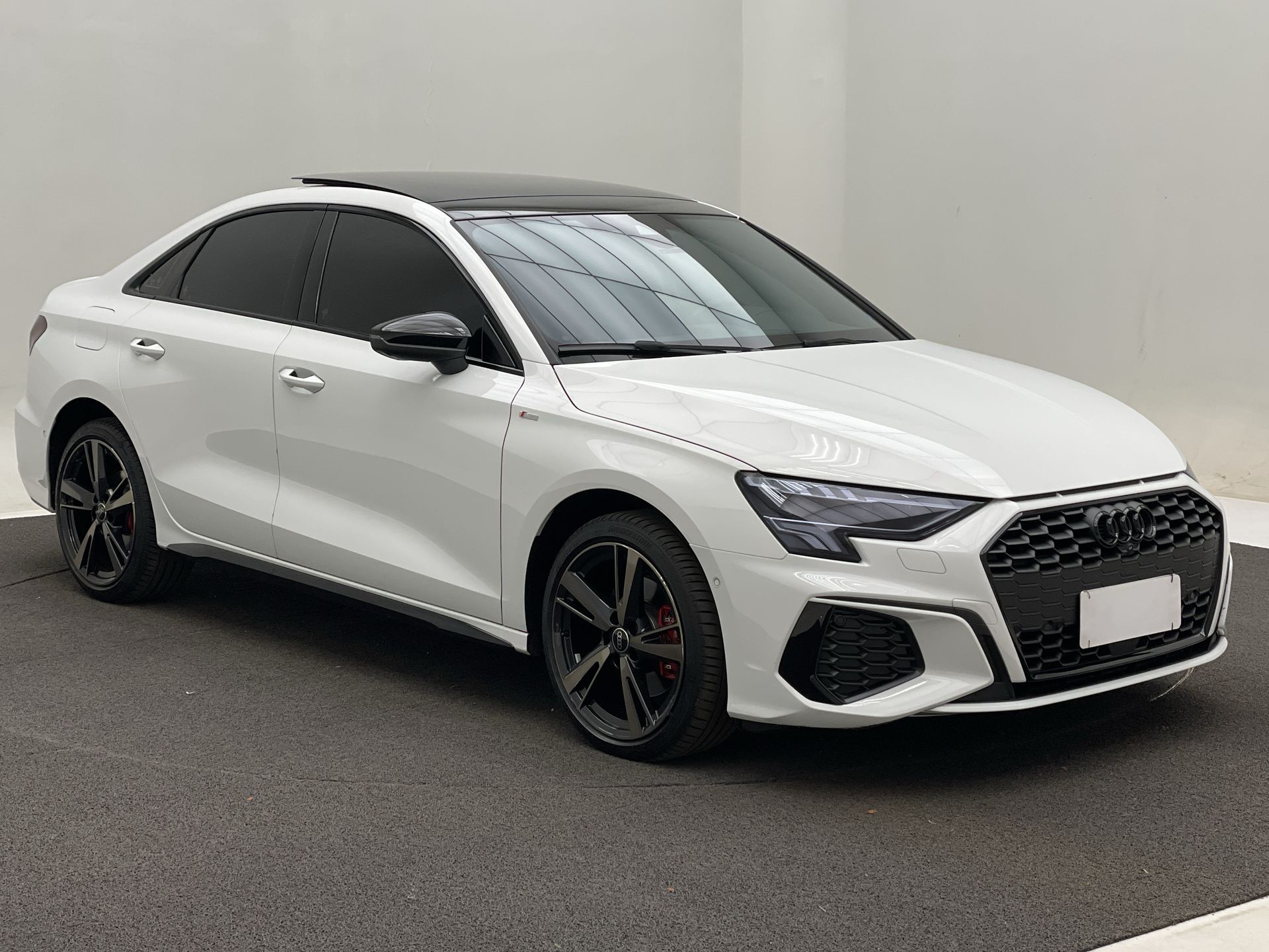 Audi-A3-A3 Sed.Perf. Black 2.0 TFSI S-tr. (Hib.)