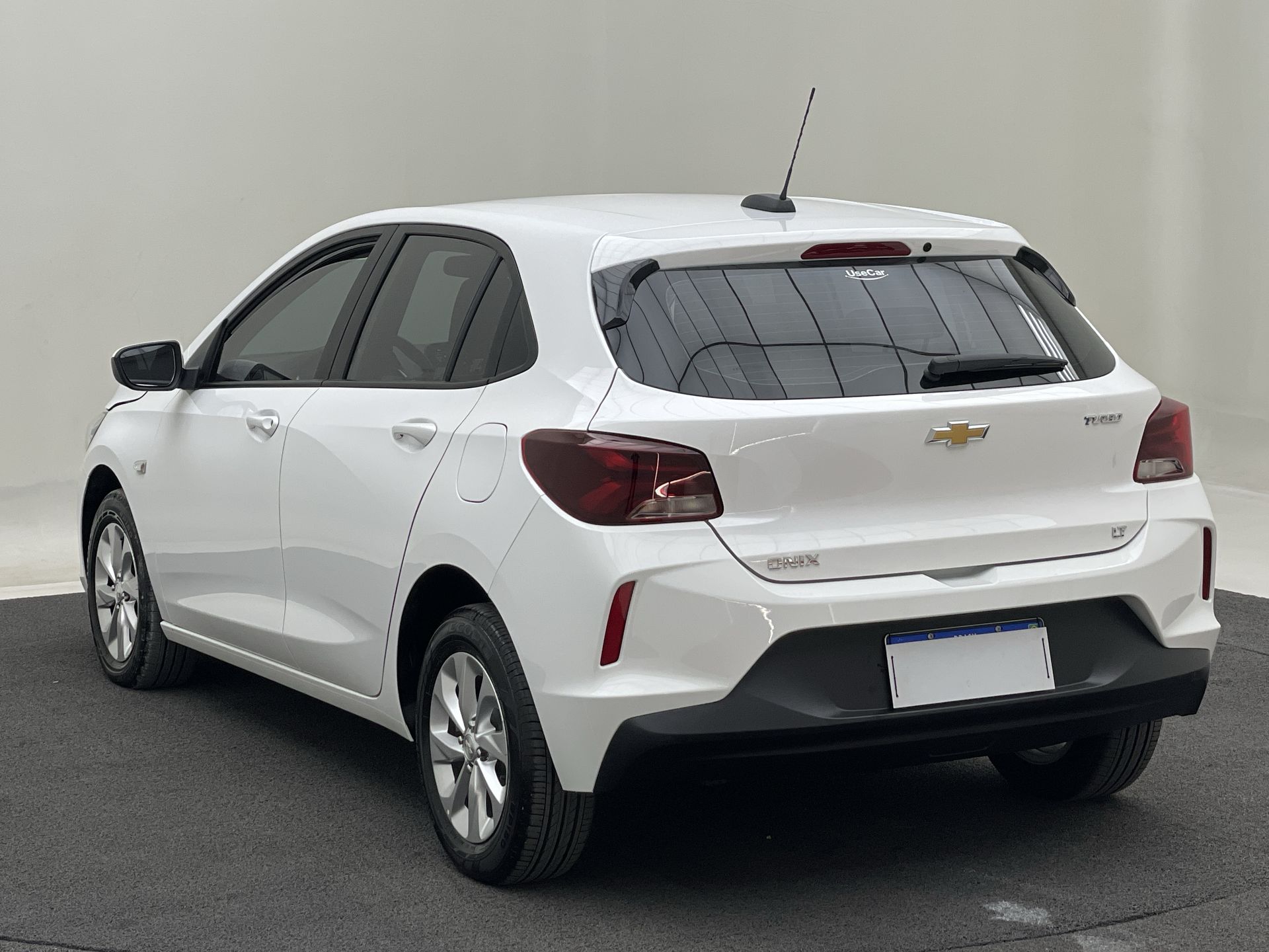 onix hatch lt 1.0 12v flex 5p mec.
