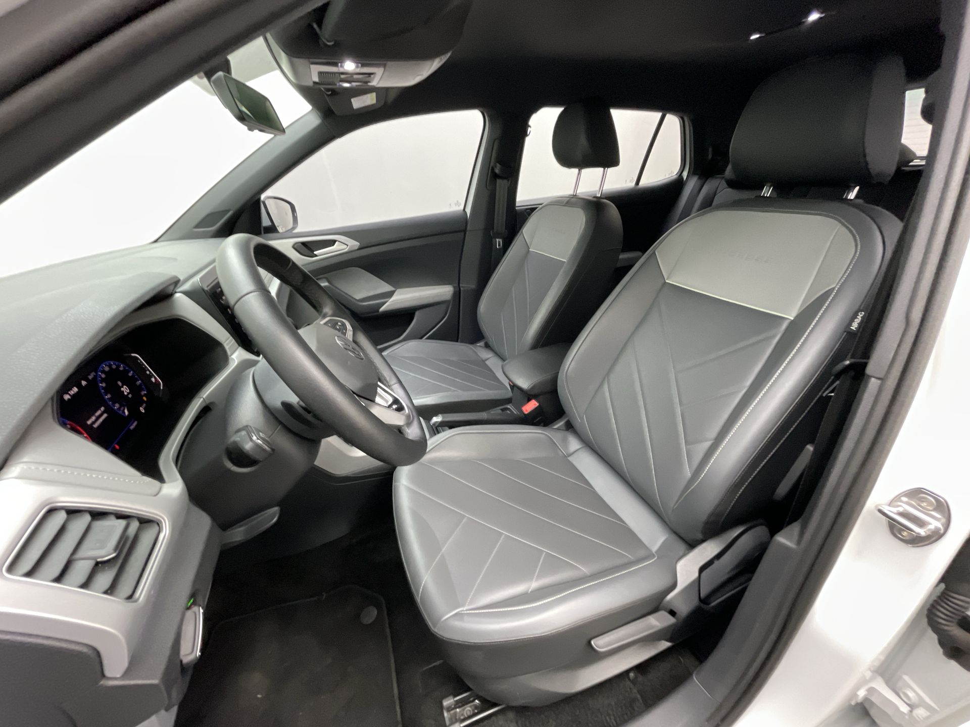 VW - Volkswagen-T-Cross-T-Cross Comfor. 200 TSI 1.0 Flex 5p Aut.