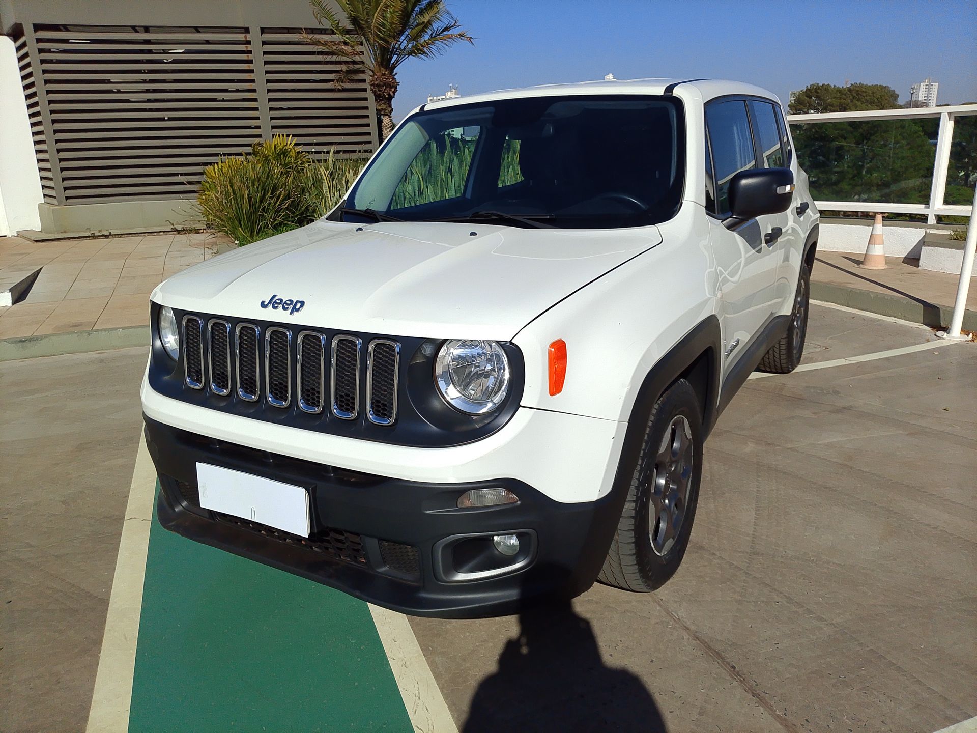 Renegade Sport 1.8 4x2 Flex 16V Aut.