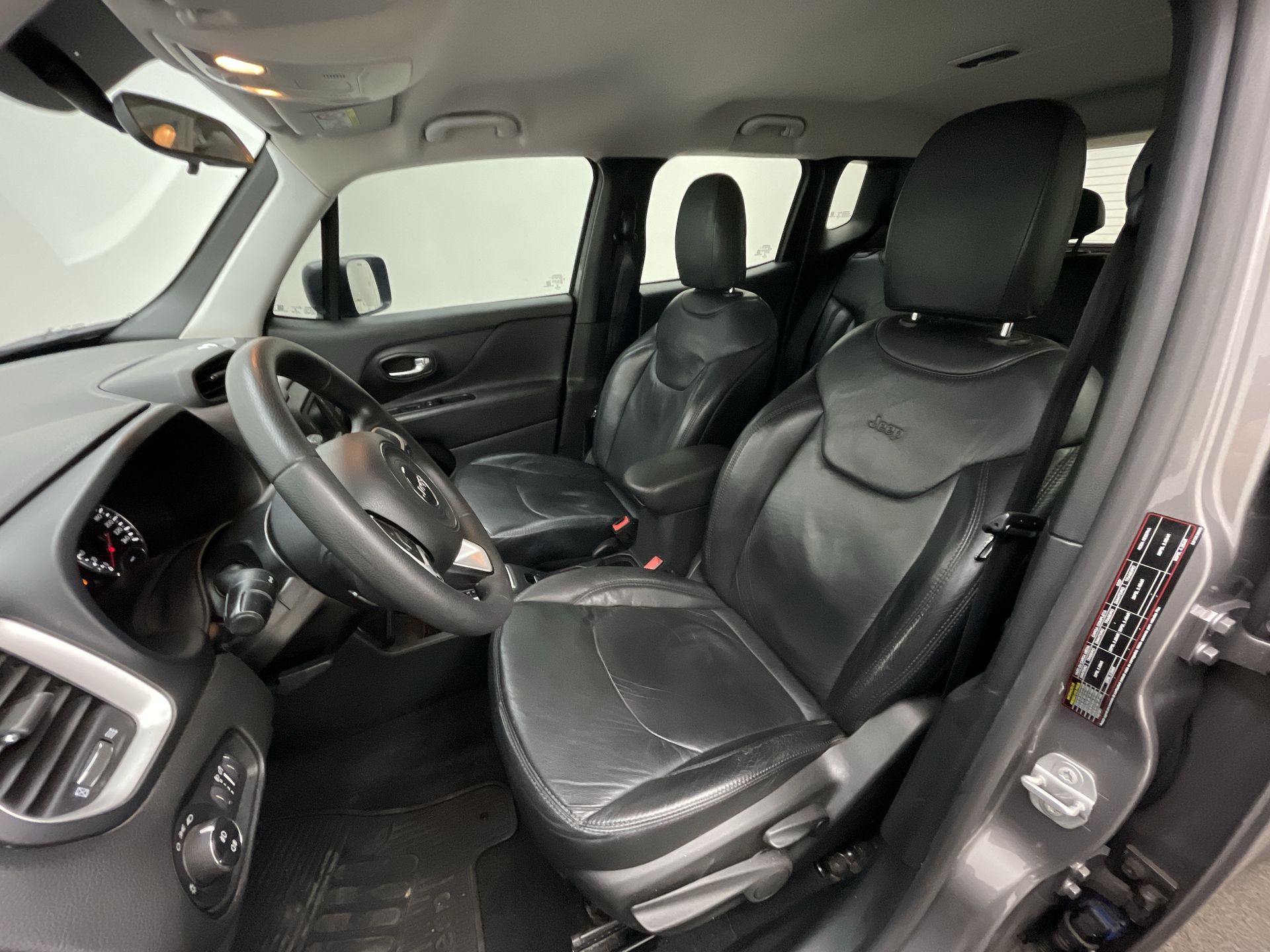 Jeep-RENEGADE-Renegade Sport 1.8 4x2 Flex 16V Aut.