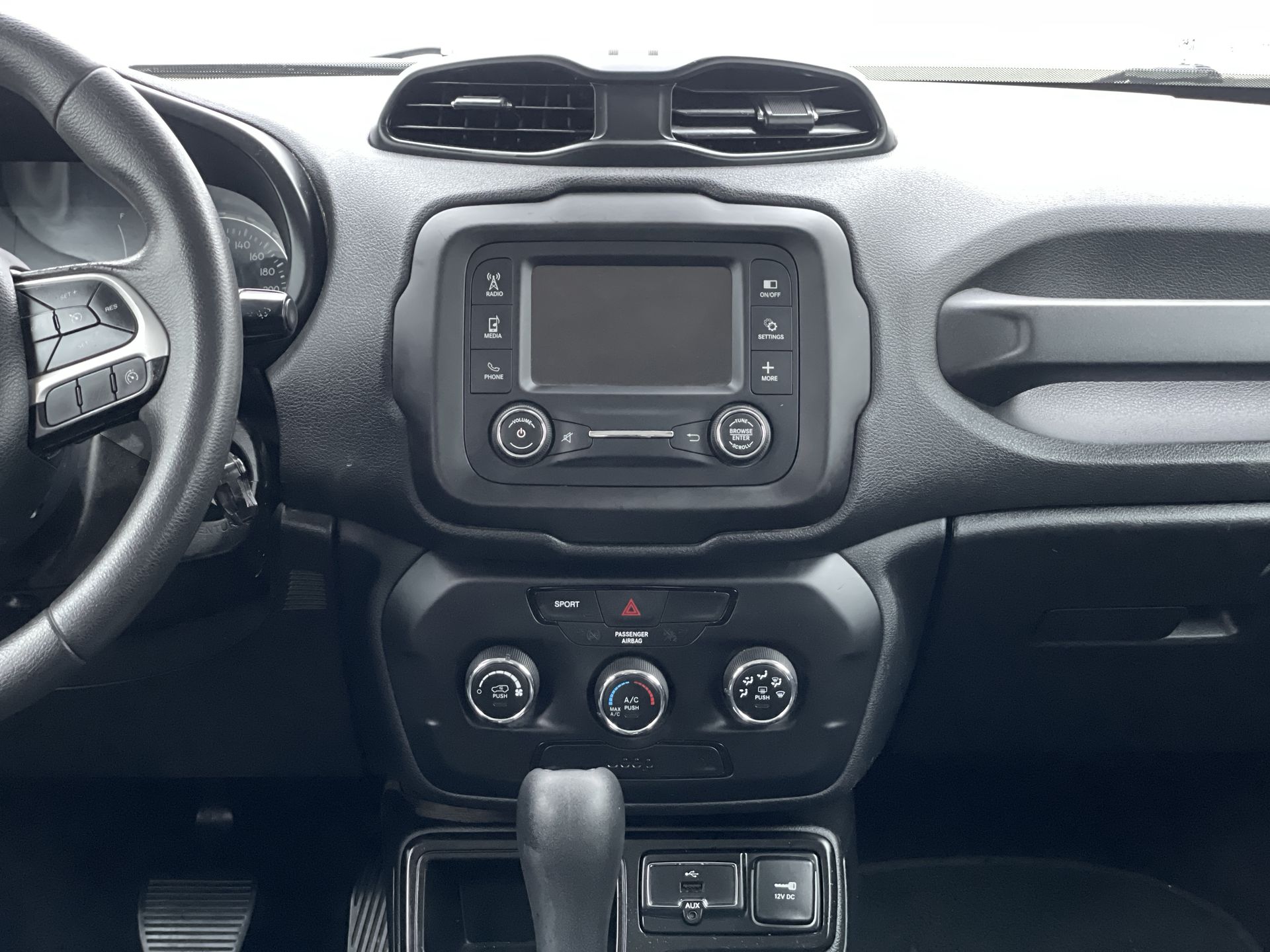 Renegade Sport 1.8 4x2 Flex 16V Aut.