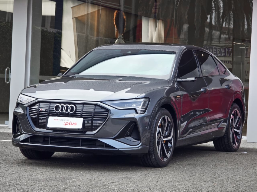 ELÉTRICO SPORTBACK PERFORMANCE BLACK QUATTRO