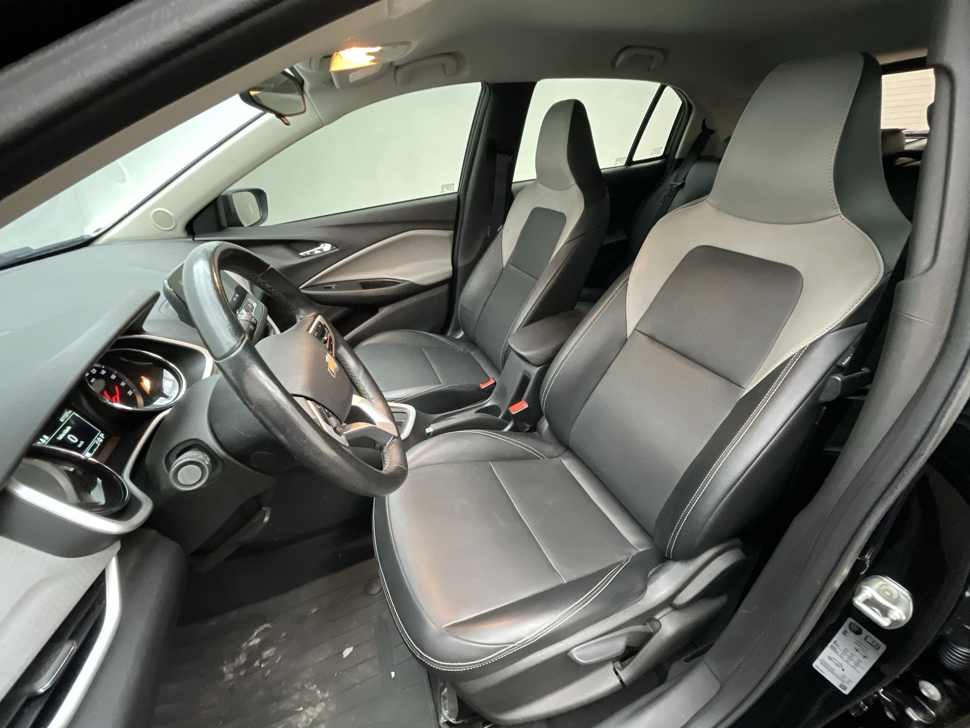 GM - Chevrolet-ONIX-ONIX HATCH PREM. 1.0 12V TB Flex 5p Aut.
