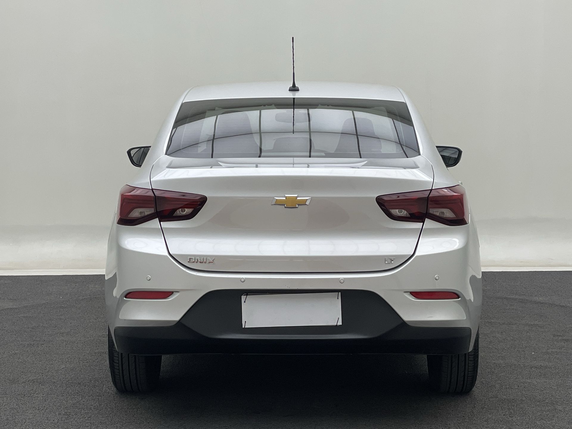 ONIX SEDAN Plus LT 1.0 12V Flex 4p Mec.
