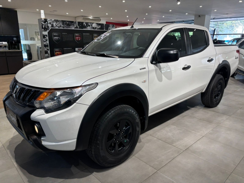 2.4 16V TURBO DIESEL OUTDOOR GLS CD 4X4 AUTOMÁTICO