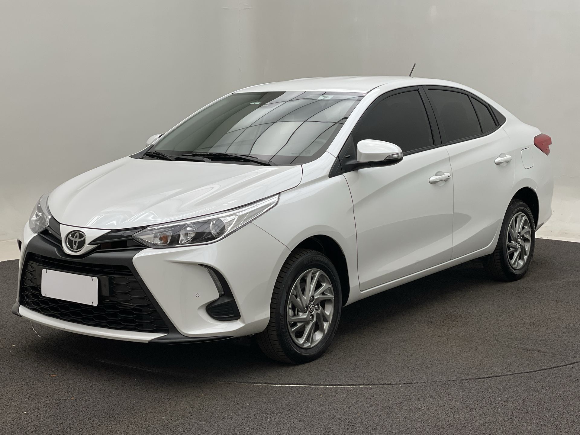 Toyota-YARIS-YARIS XS Sedan 1.5 Flex 16V 4p Aut.
