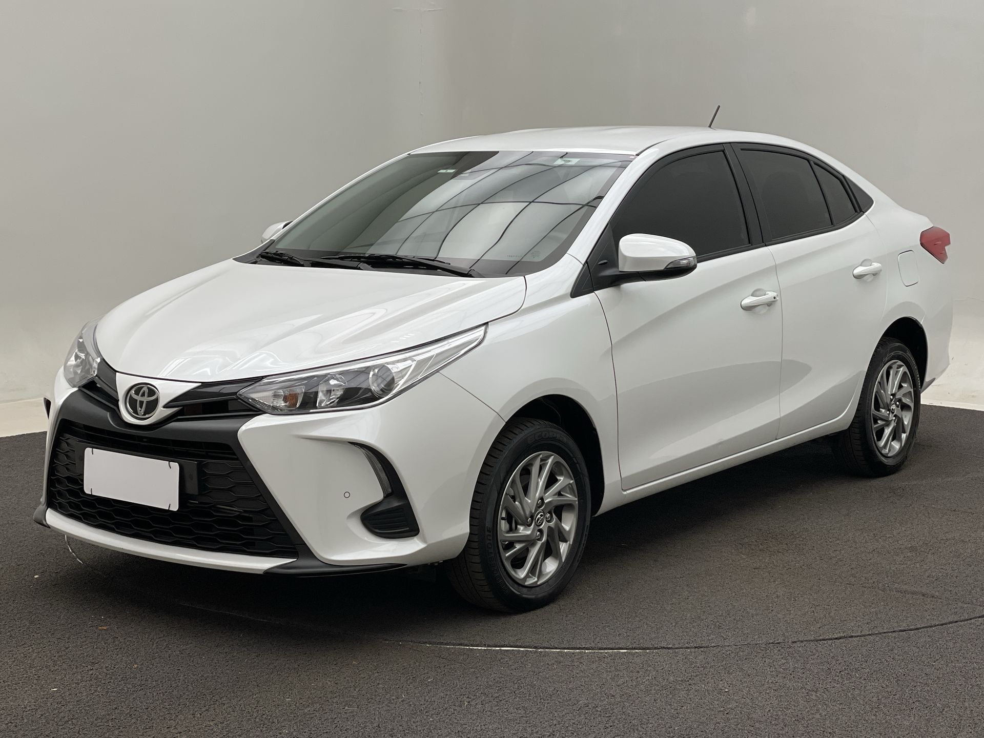 Toyota-YARIS-YARIS XS Sedan 1.5 Flex 16V 4p Aut.
