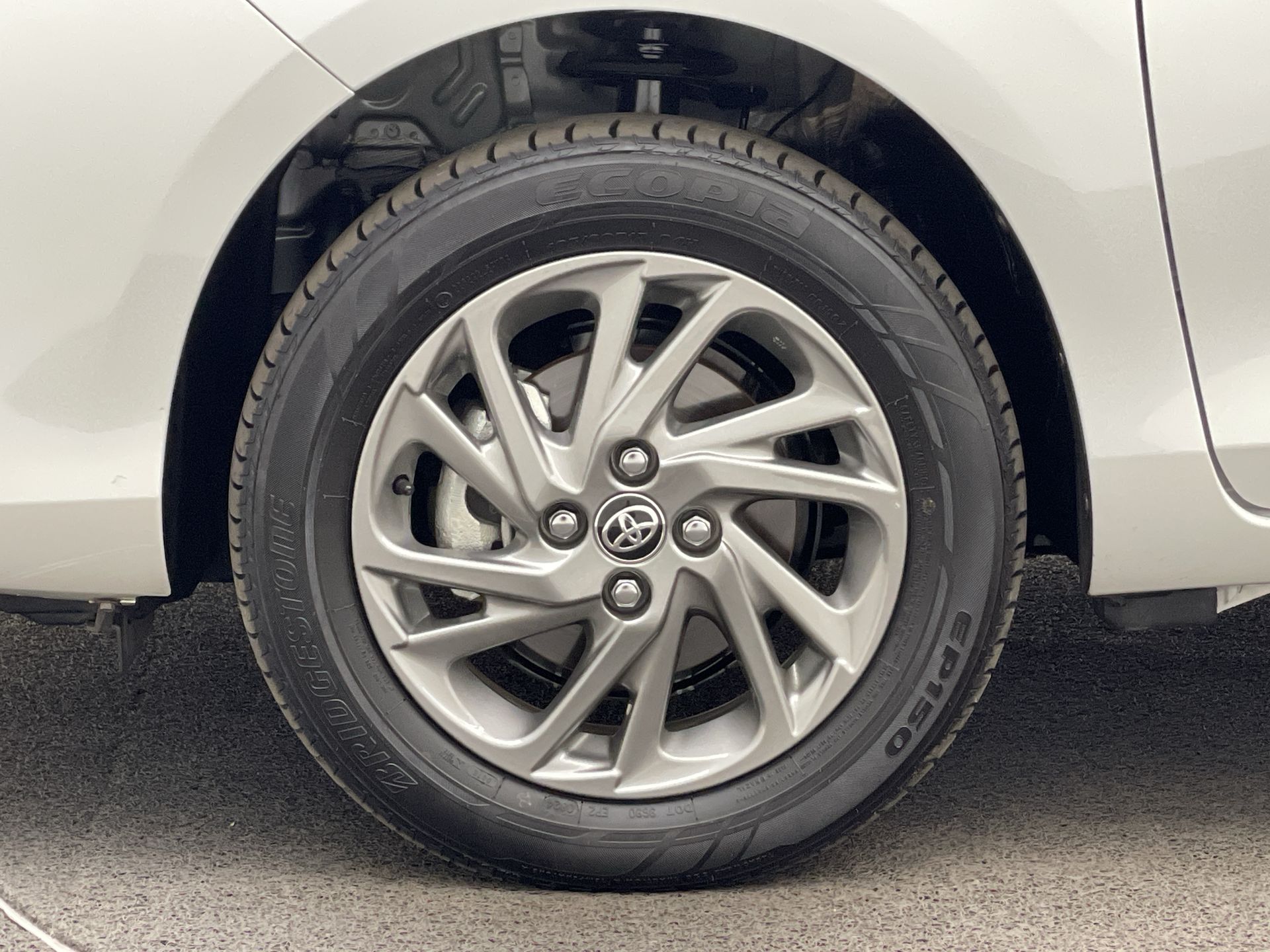Toyota-YARIS-YARIS XS Sedan 1.5 Flex 16V 4p Aut.
