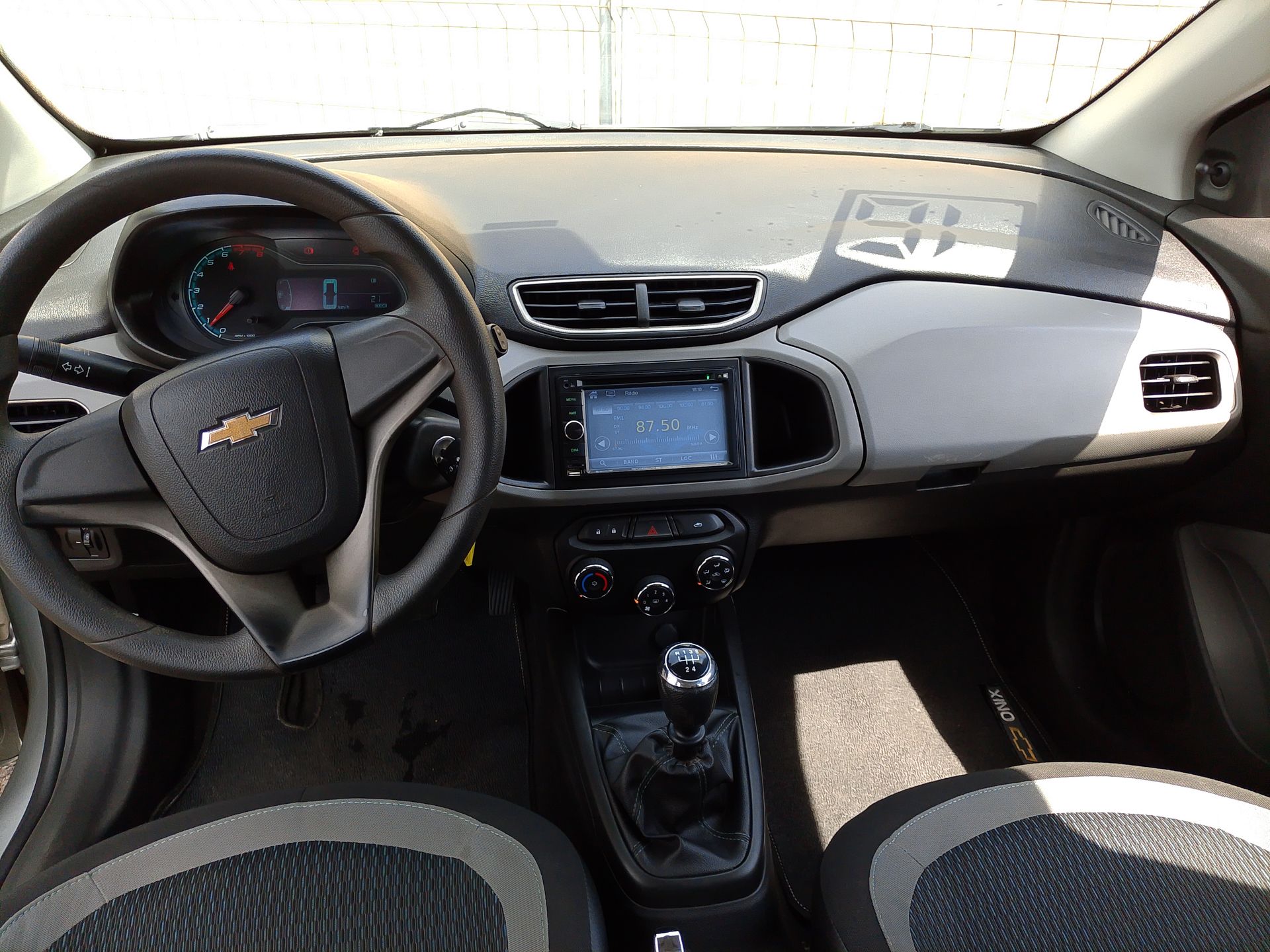 GM - Chevrolet-ONIX-ONIX HATCH LT 1.0 8V FlexPower 5p Mec.