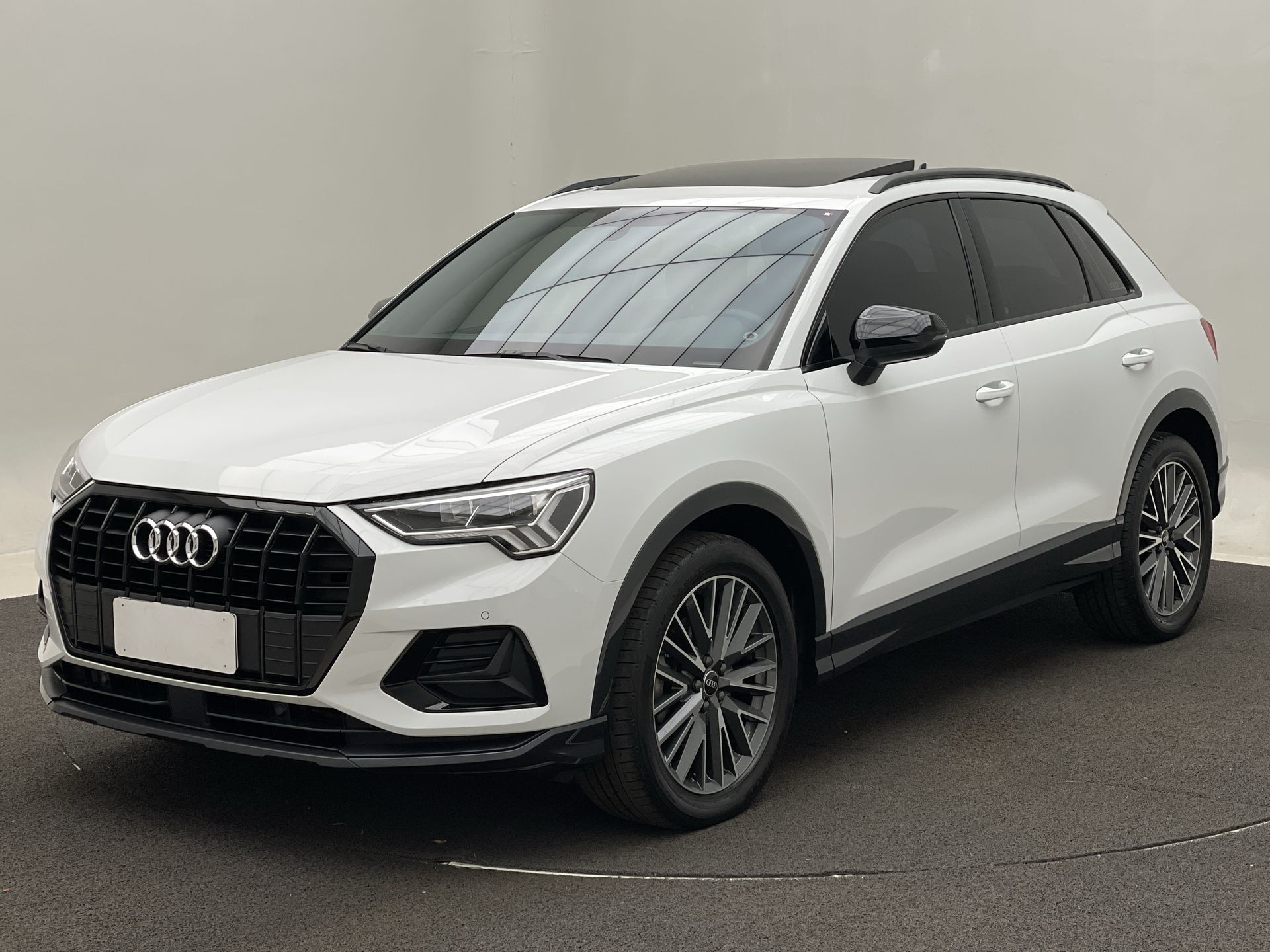 Q3 Black Ed. 1.4 TFSI Flex/Black S-tron.