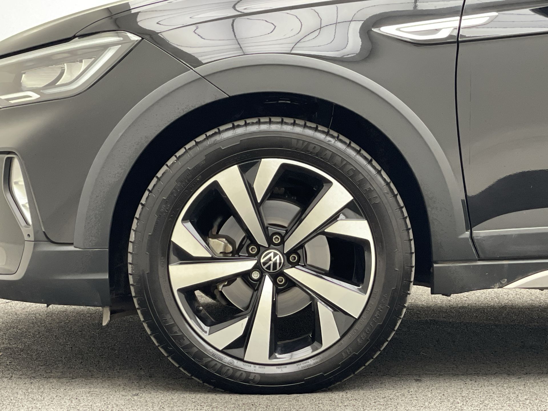 Nivus Highline 1.0 200 TSI Flex Aut.