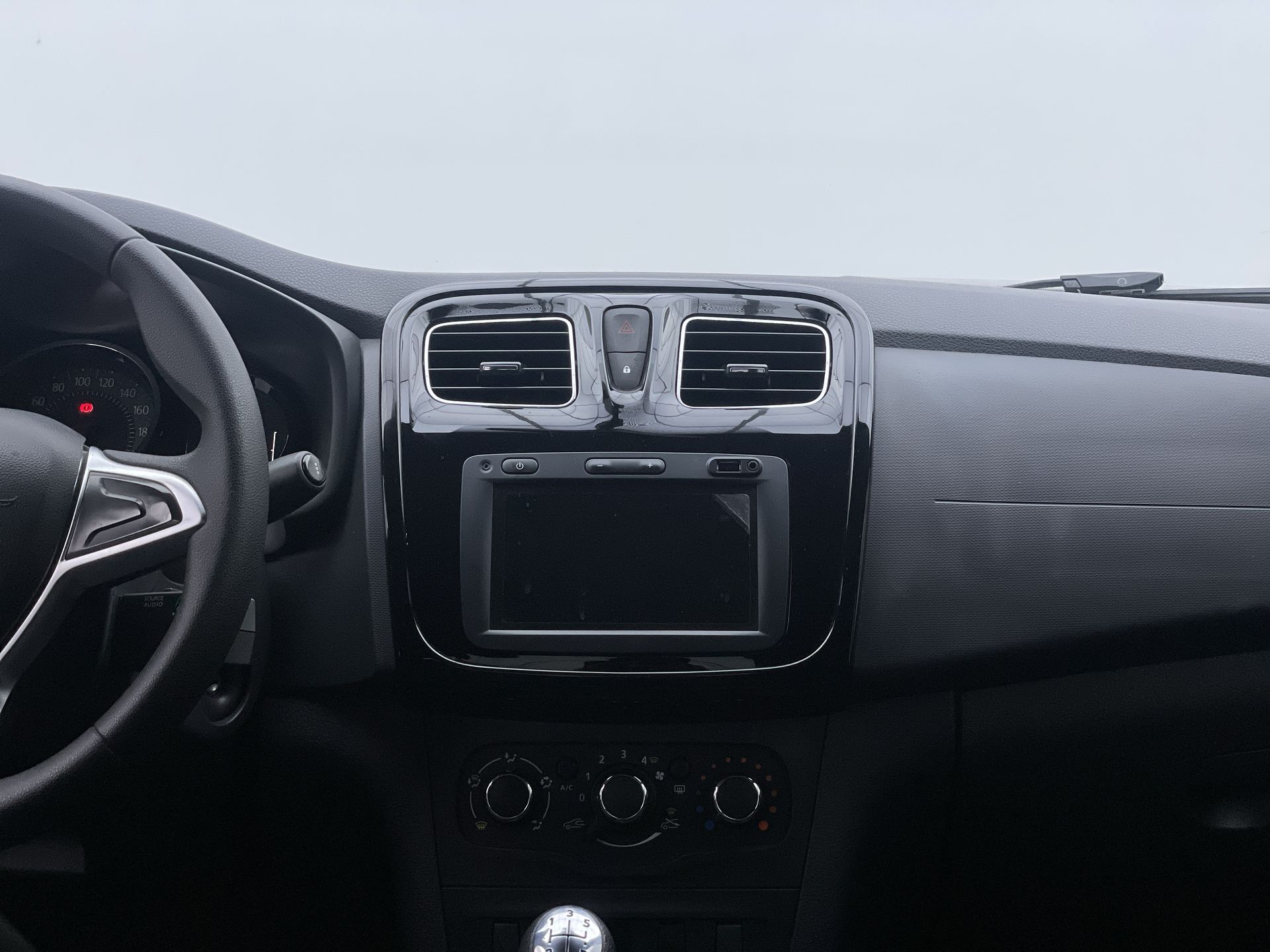 Renault-LOGAN-LOGAN Zen Flex 1.0 12V 4p Mec.