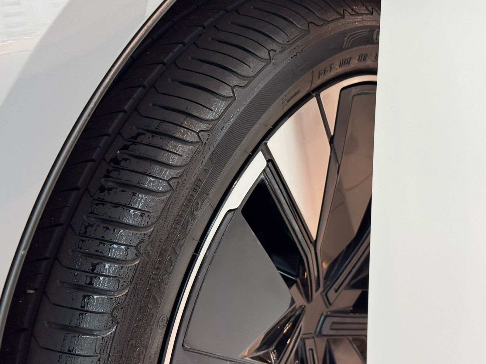 Volvo-EX30-EX30 E60 Ultra (Elétrico)