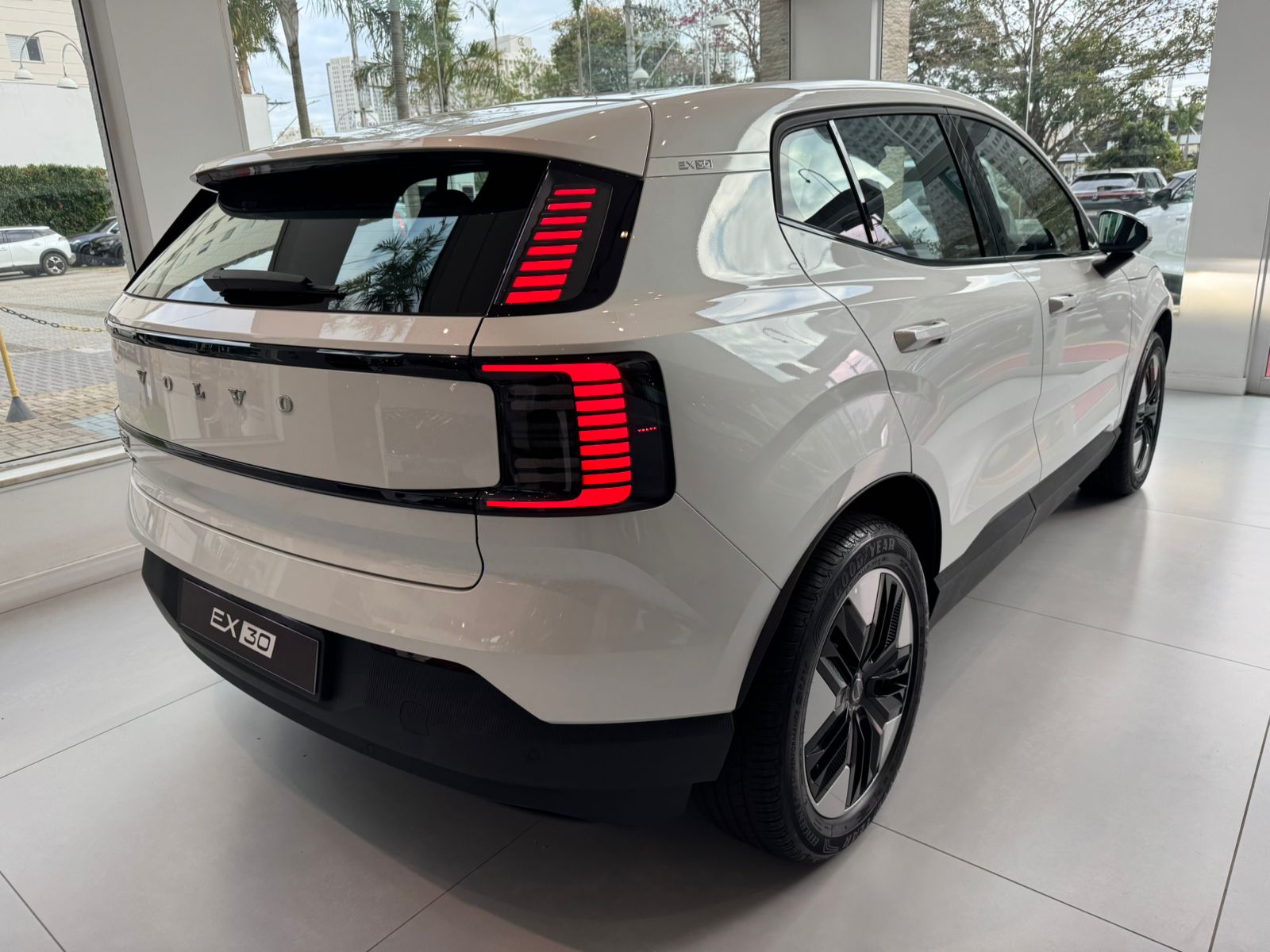 Volvo-EX30-EX30 E40 Core (Elétrico)