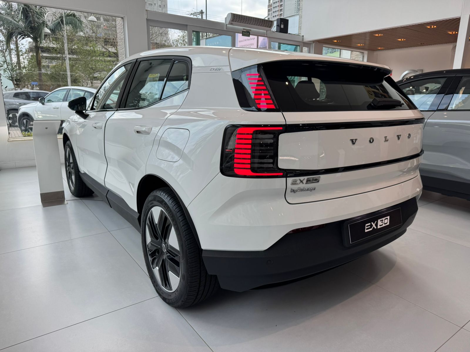 Volvo-EX30-EX30 E40 Core (Elétrico)