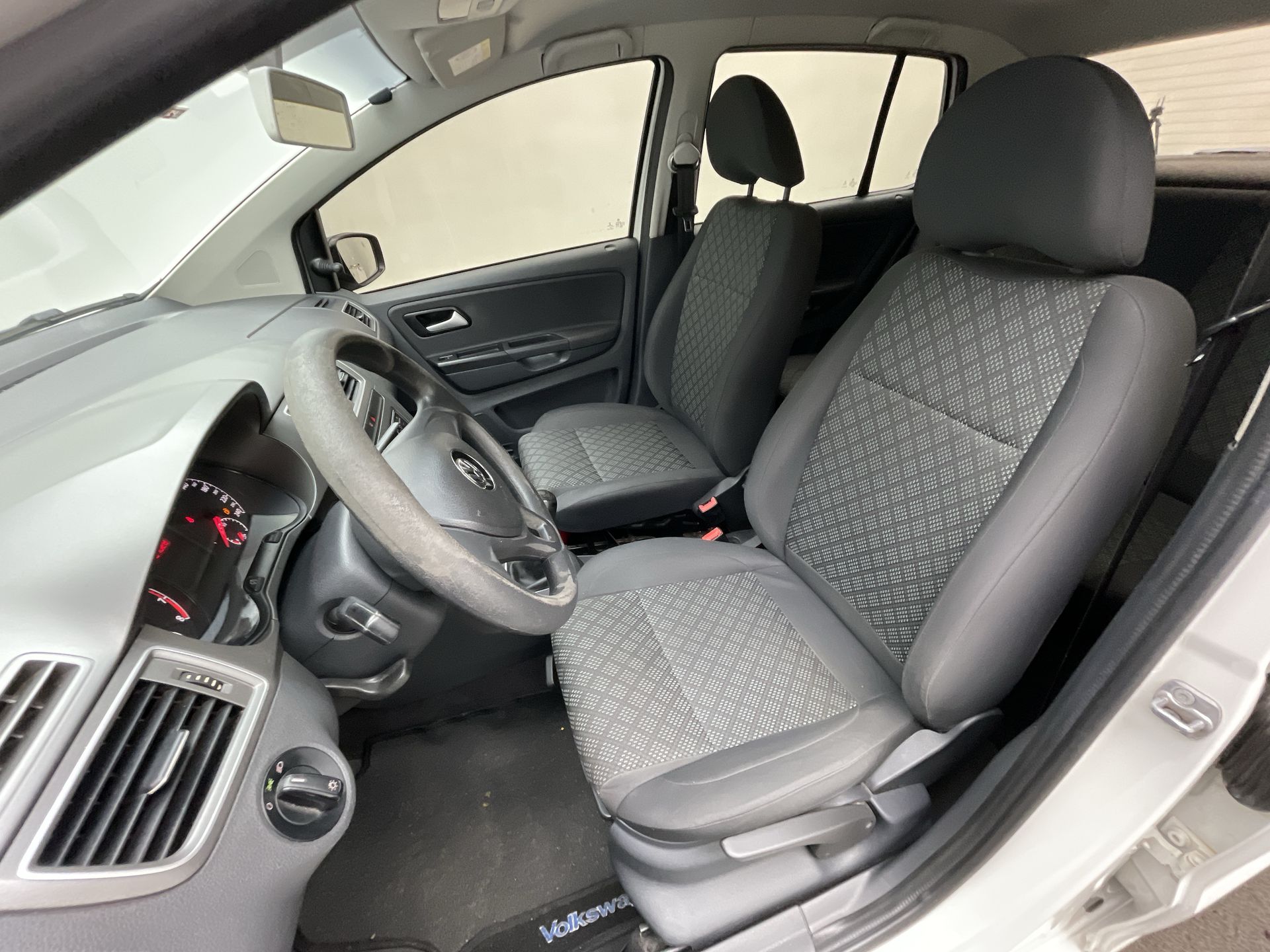 VW - Volkswagen-Fox-Fox Trendline 1.6 Flex 8V 5p