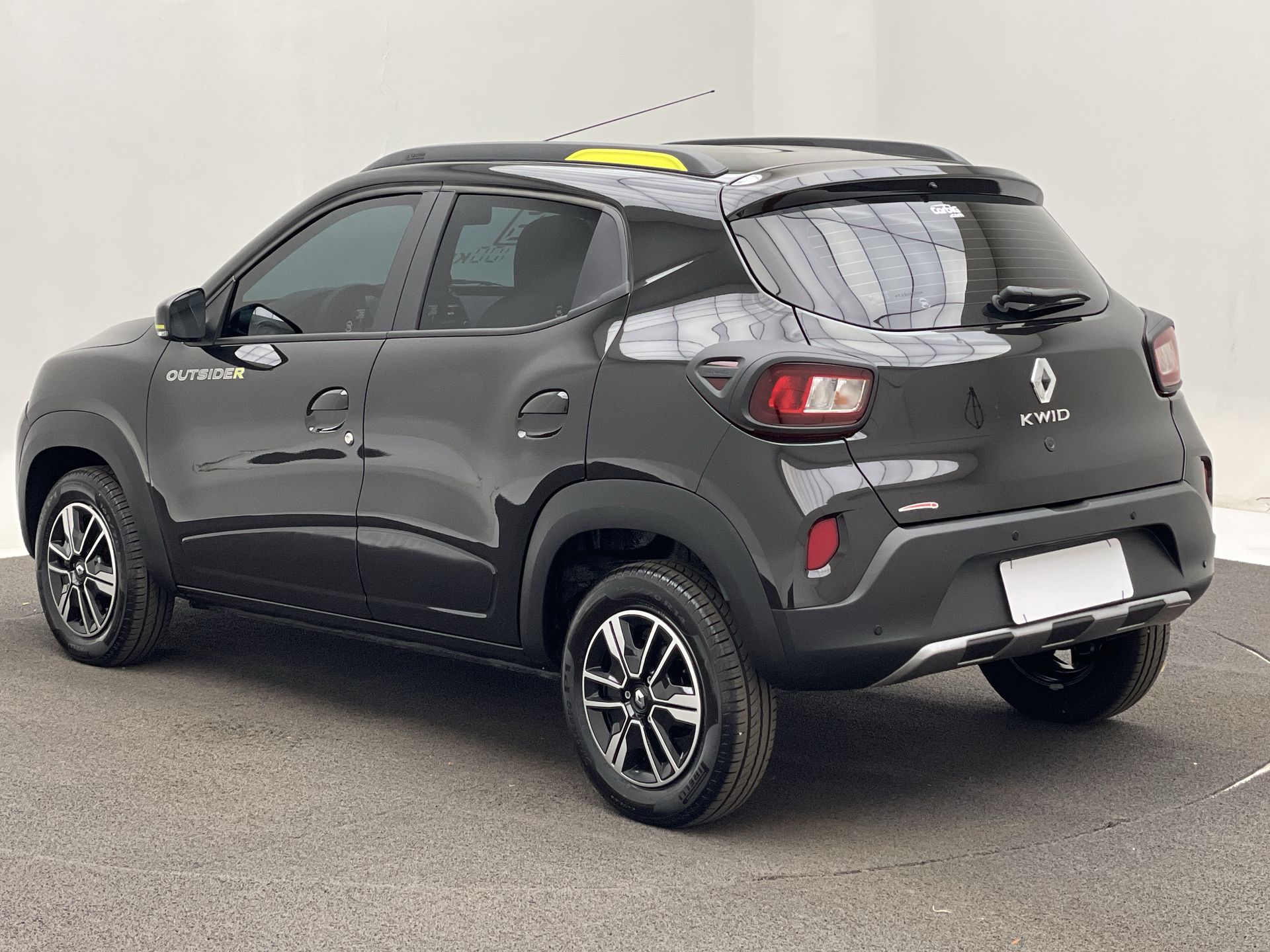 Renault-KWID-KWID OUTSIDER 1.0 Flex 12V 5p Mec.