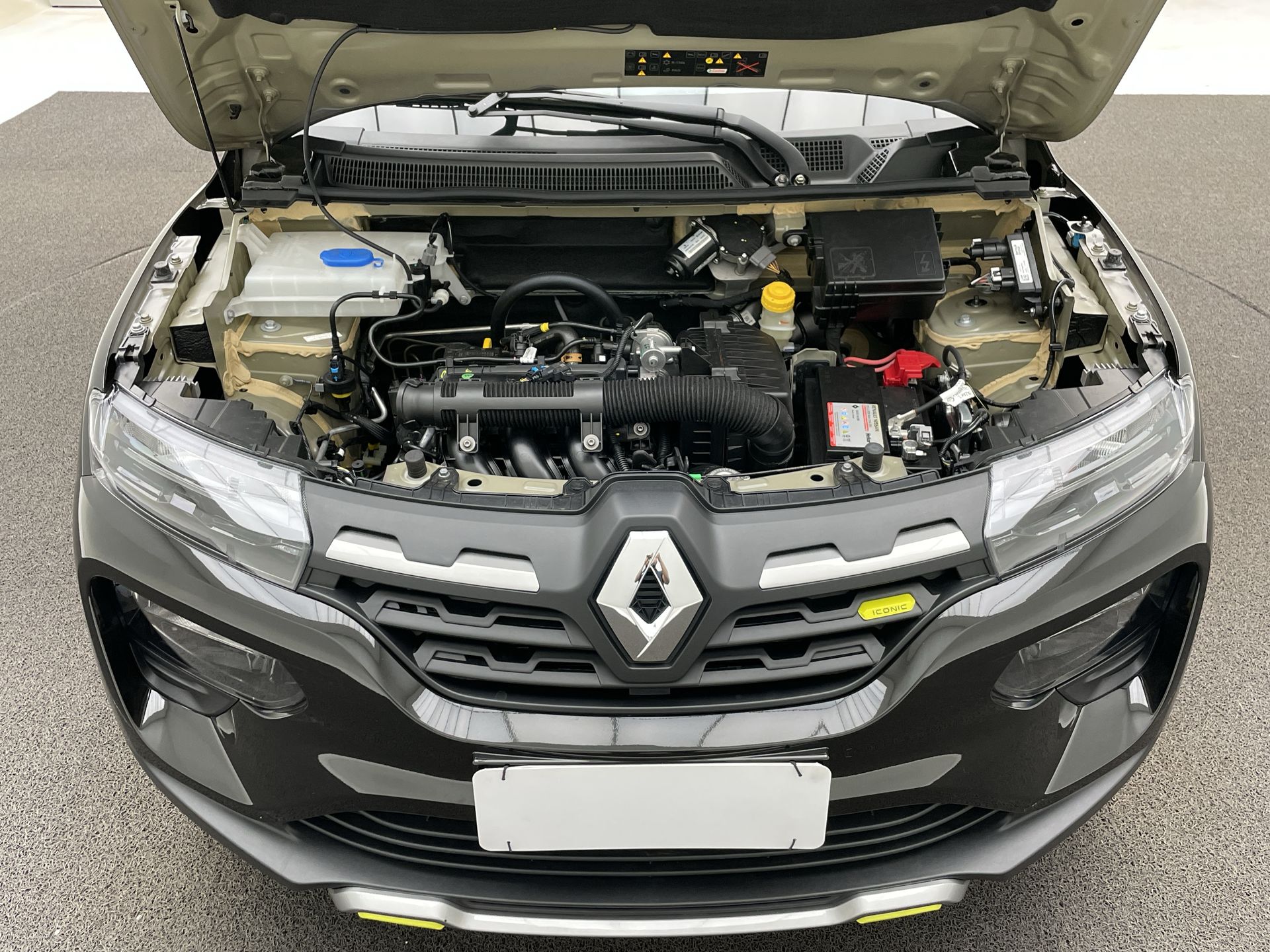Renault-KWID-KWID OUTSIDER 1.0 Flex 12V 5p Mec.