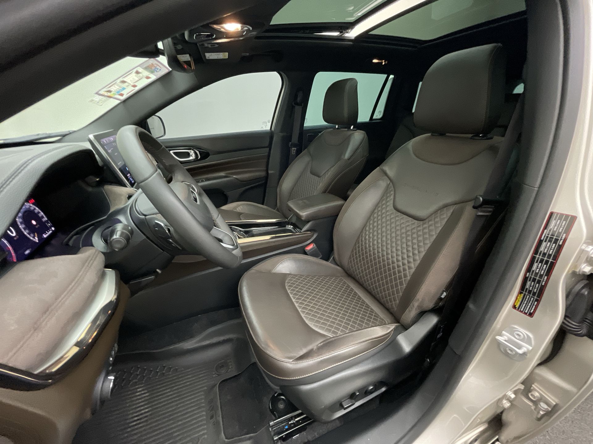 Jeep-COMMANDER-Commander Overland T270 1.3 TB Flex Aut.