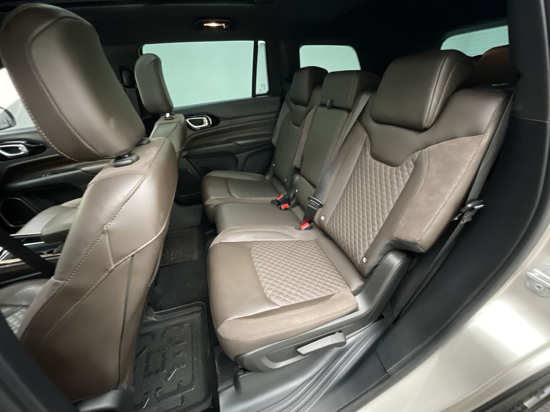 Jeep-COMMANDER-Commander Overland T270 1.3 TB Flex Aut.