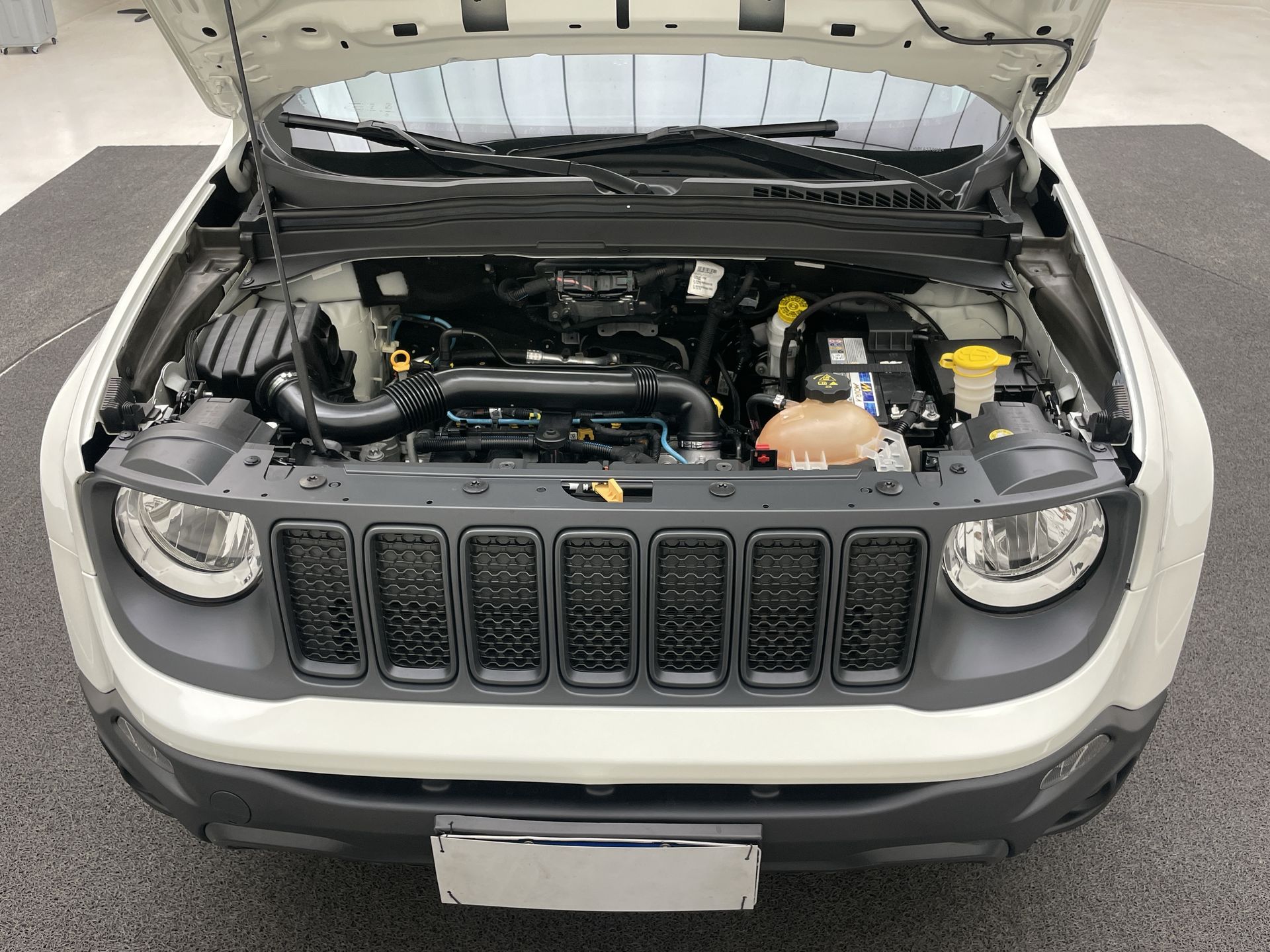 Renegade Sport 1.8 4x2 Flex 16V Aut.