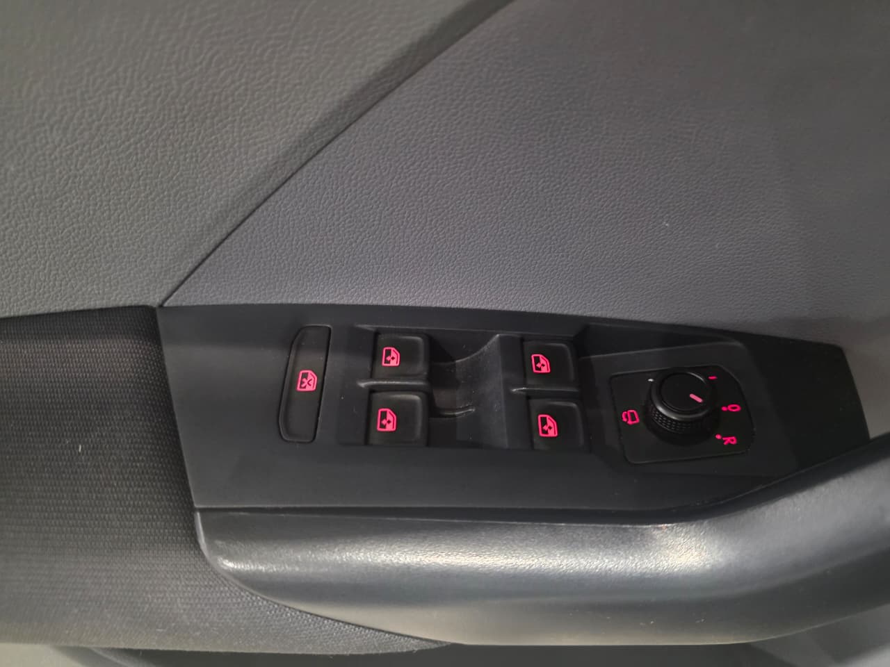 VW - Volkswagen-T-Cross-T-Cross 200 TSI 1.0  Flex 12V 5p Aut.