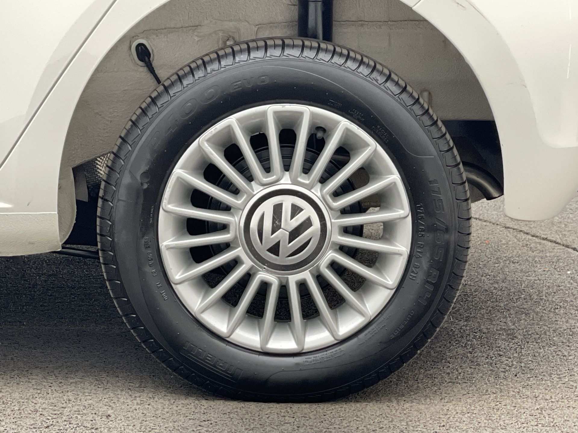 VW - Volkswagen-up!-up! move I MOTION 1.0 T. Flex 12V 5p