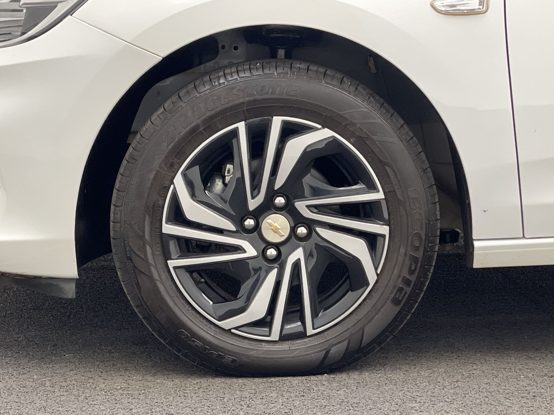 GM - Chevrolet-ONIX-ONIX HATCH LT 1.0 12V Flex 5p Mec.