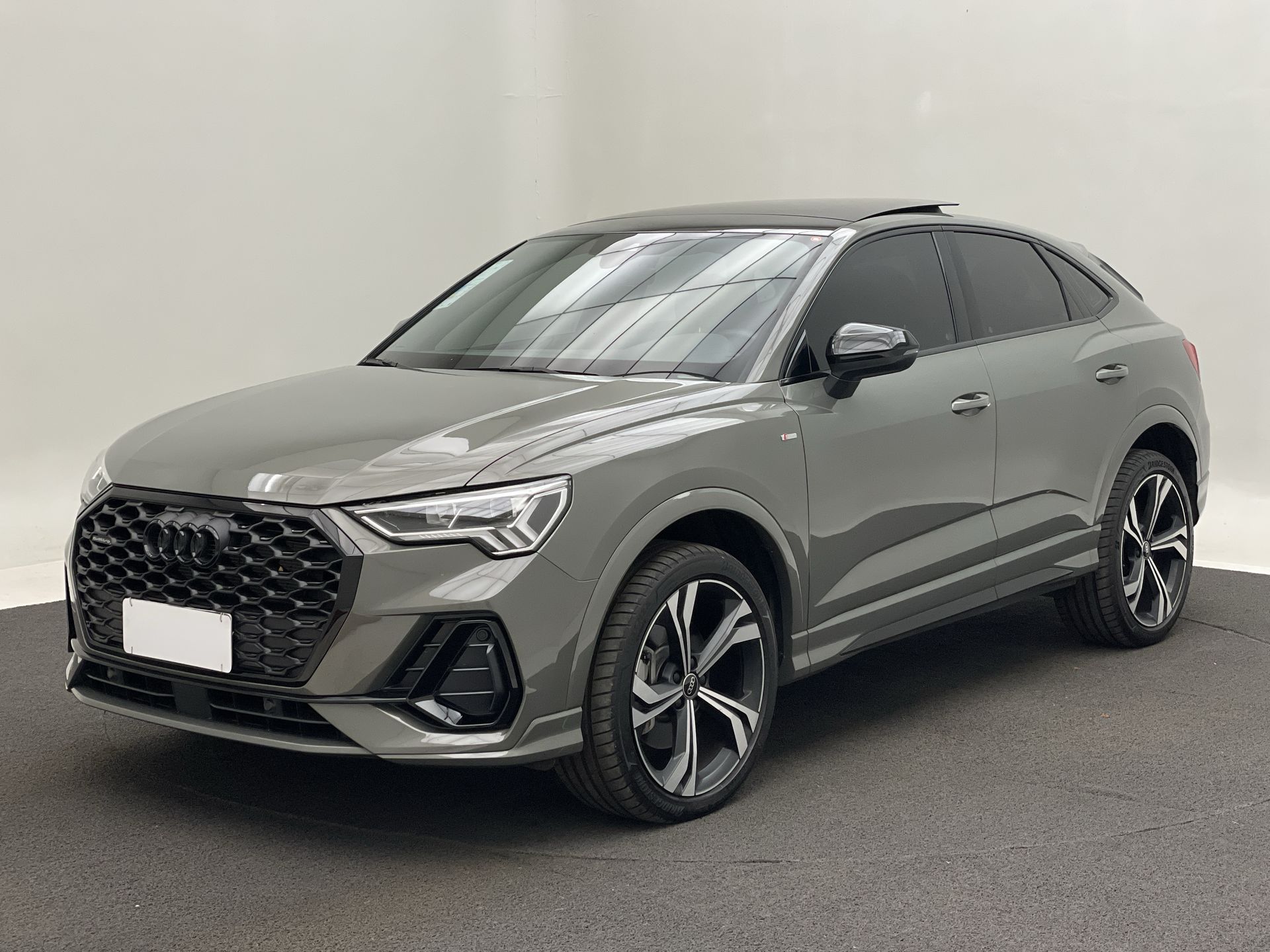 Q3 SPB Perf.Black Plus 2.0 TFSI Tip.Quat