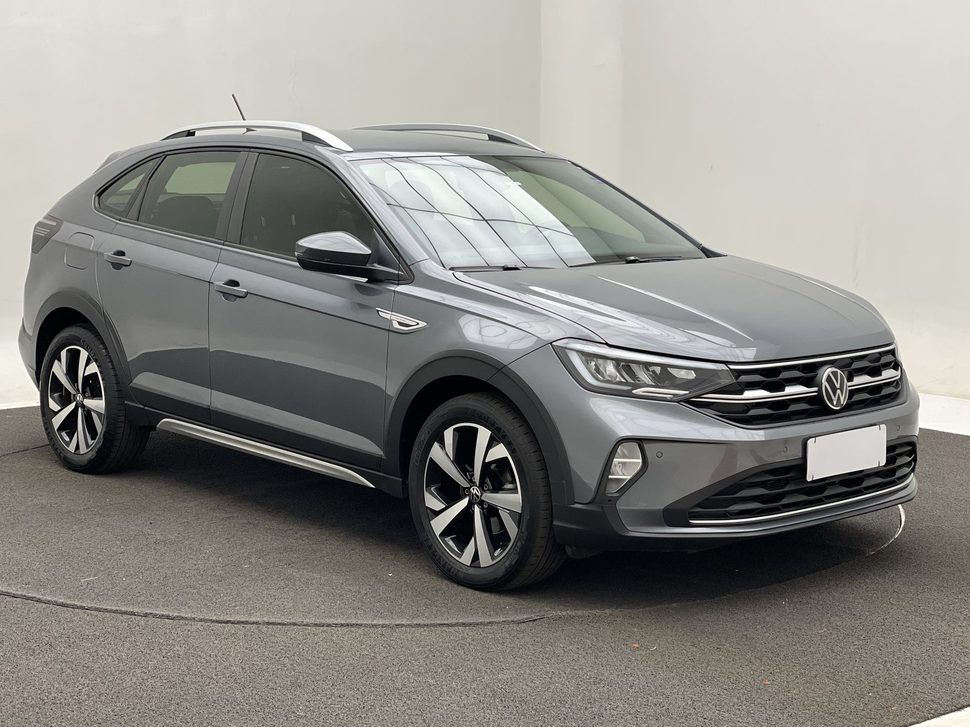 VW - Volkswagen-Nivus-Nivus Highline 1.0 200 TSI Flex Aut.