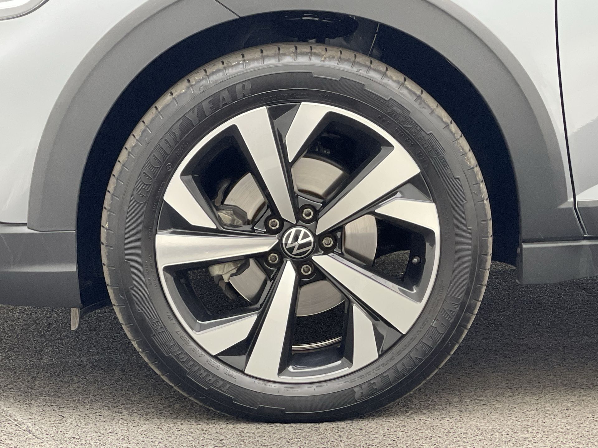 VW - Volkswagen-Nivus-Nivus Highline 1.0 200 TSI Flex Aut.