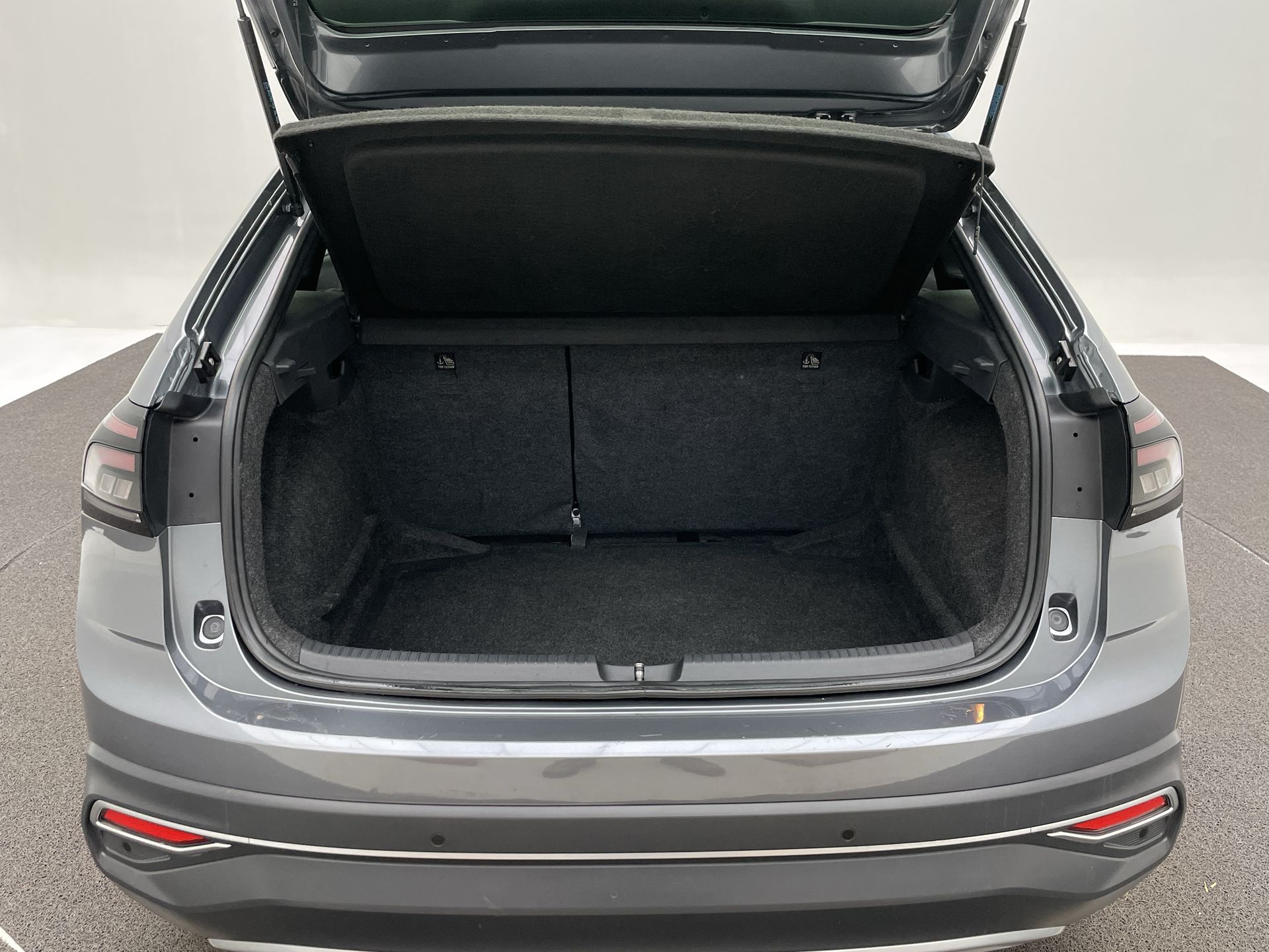 VW - Volkswagen-Nivus-Nivus Highline 1.0 200 TSI Flex Aut.