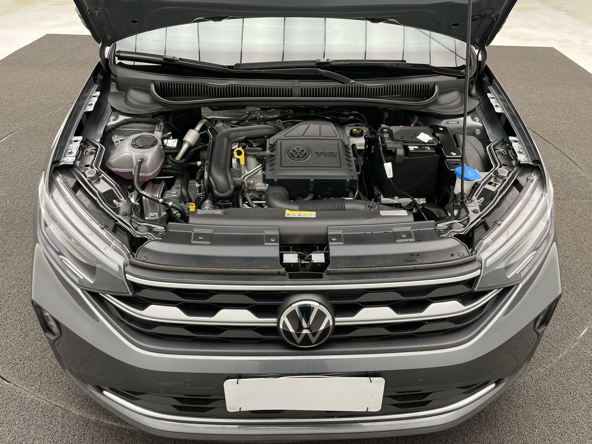 VW - Volkswagen-Nivus-Nivus Highline 1.0 200 TSI Flex Aut.