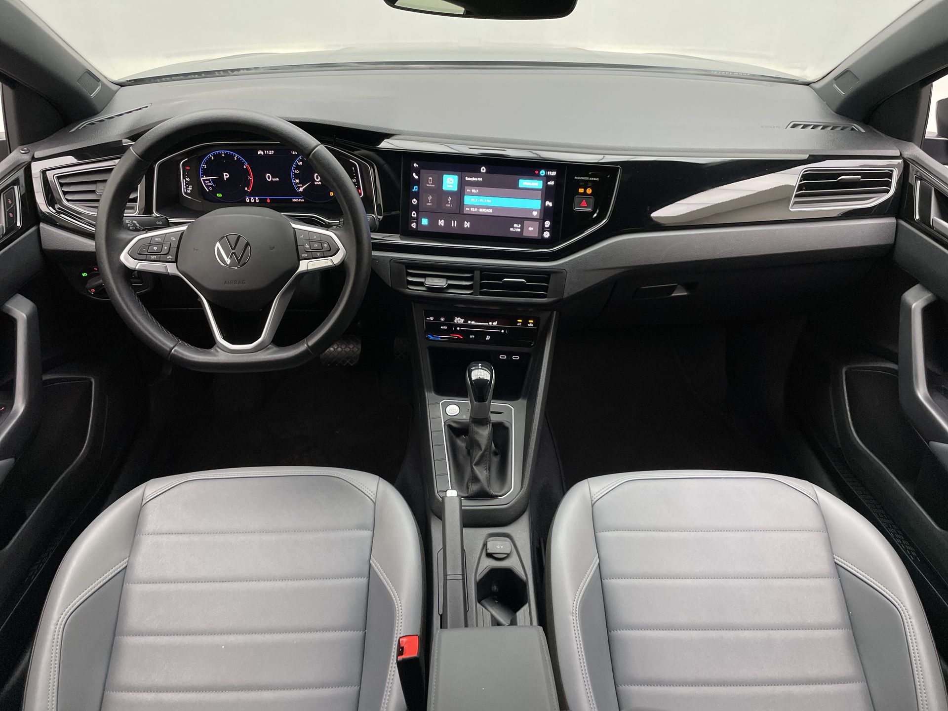 VW - Volkswagen-Nivus-Nivus Highline 1.0 200 TSI Flex Aut.