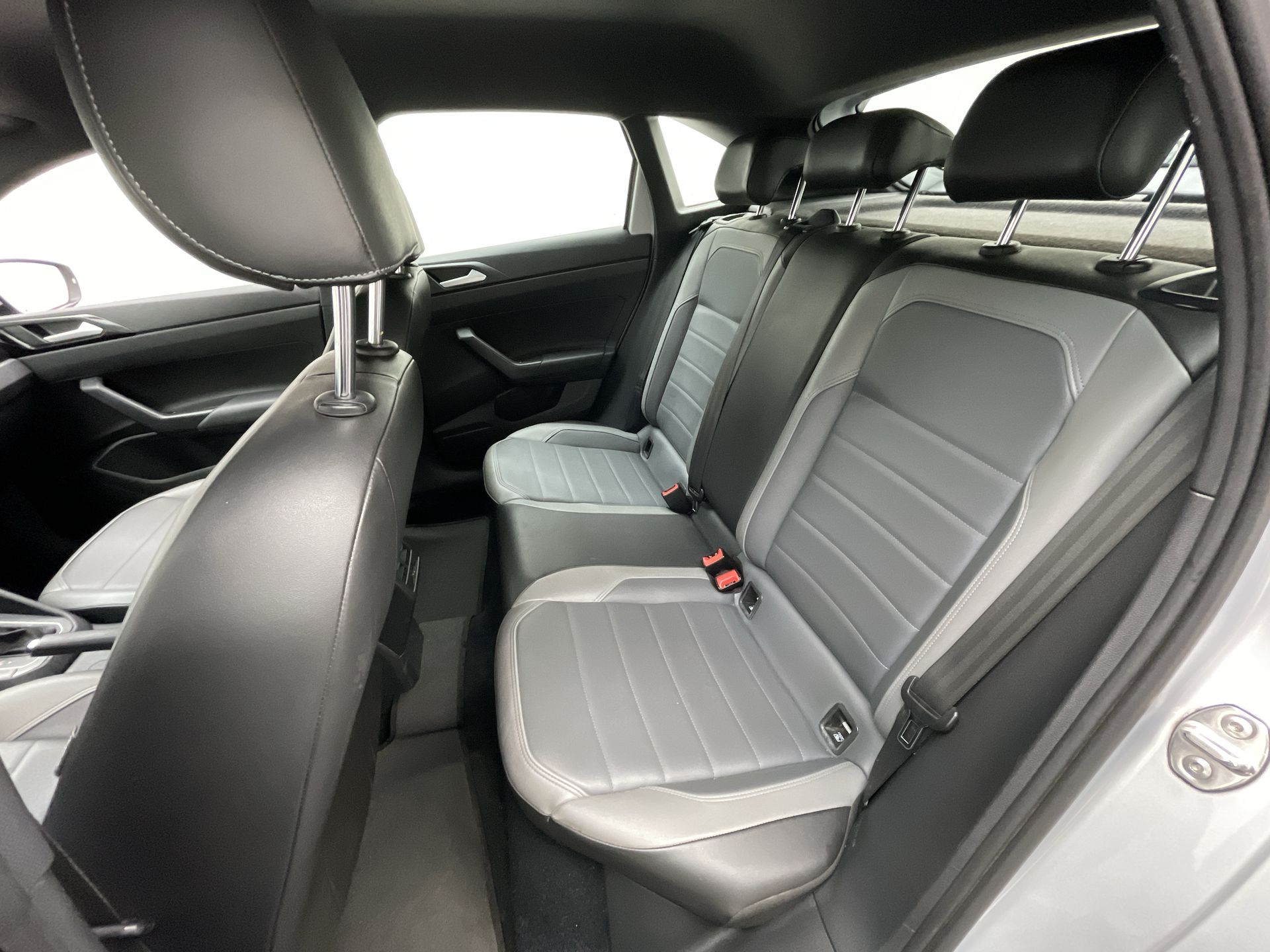Nivus Highline 1.0 200 TSI Flex Aut.