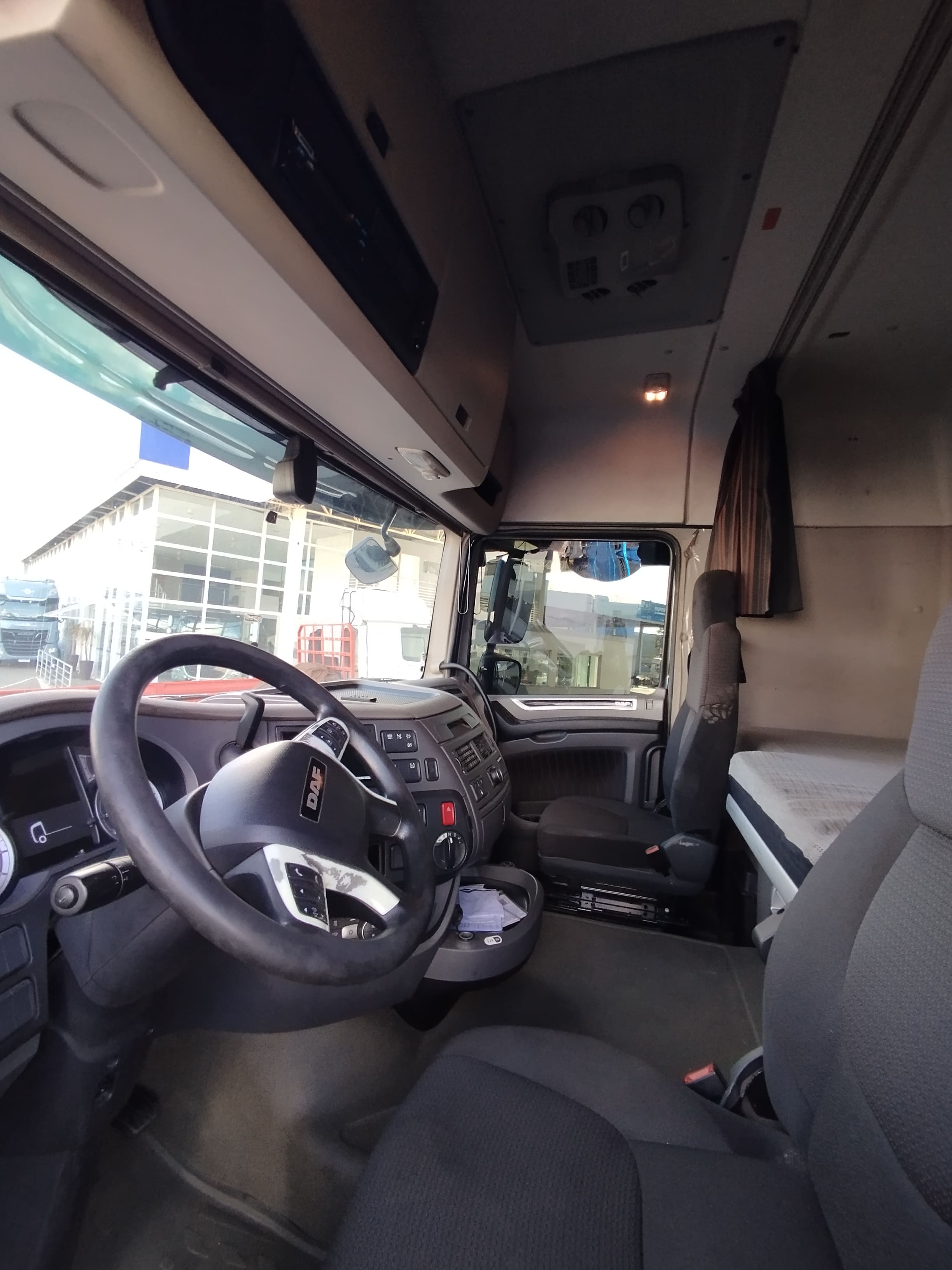 DAF-XF-XF FTT530 6x4 Space Cab (die)(E5)