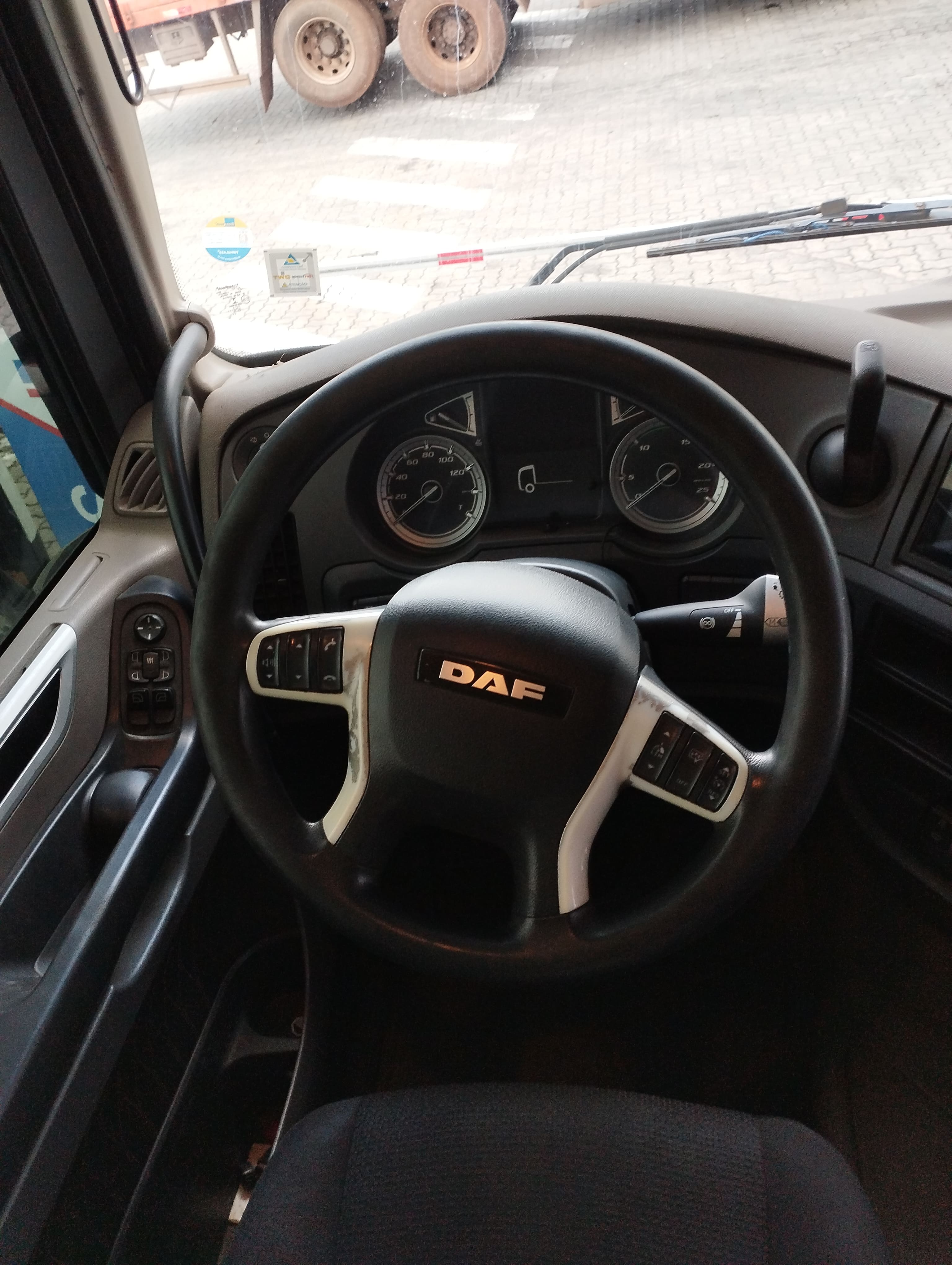 DAF-XF-XF FTT530 6x4 Space Cab (die)(E5)