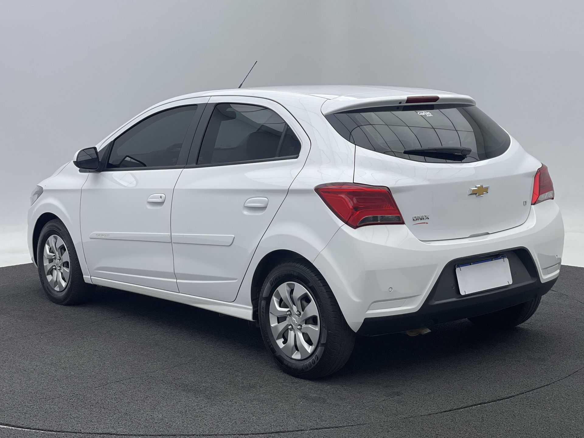 GM - Chevrolet-ONIX-ONIX HATCH LT 1.0 8V FlexPower 5p Mec.