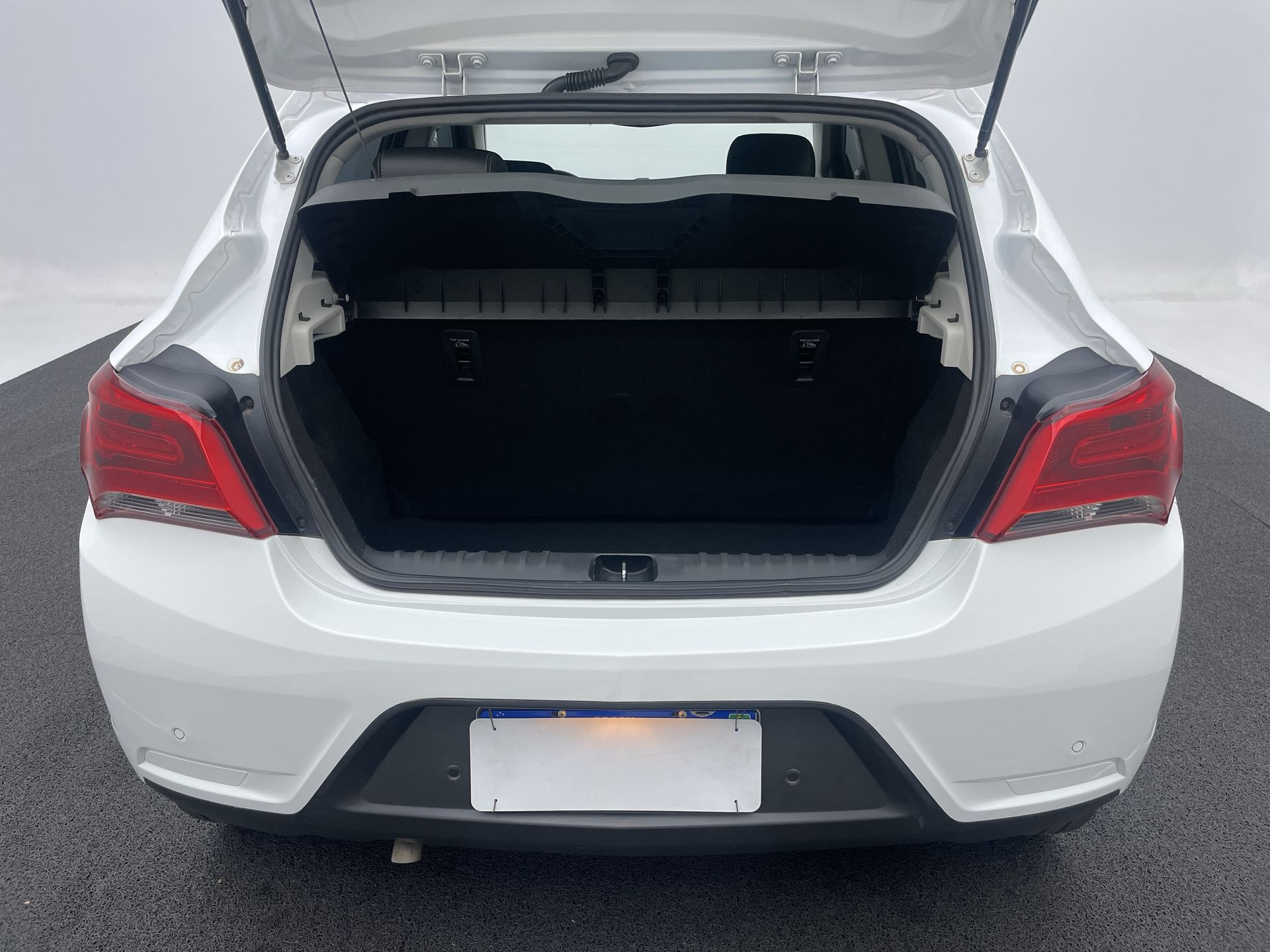 GM - Chevrolet-ONIX-ONIX HATCH LT 1.0 8V FlexPower 5p Mec.