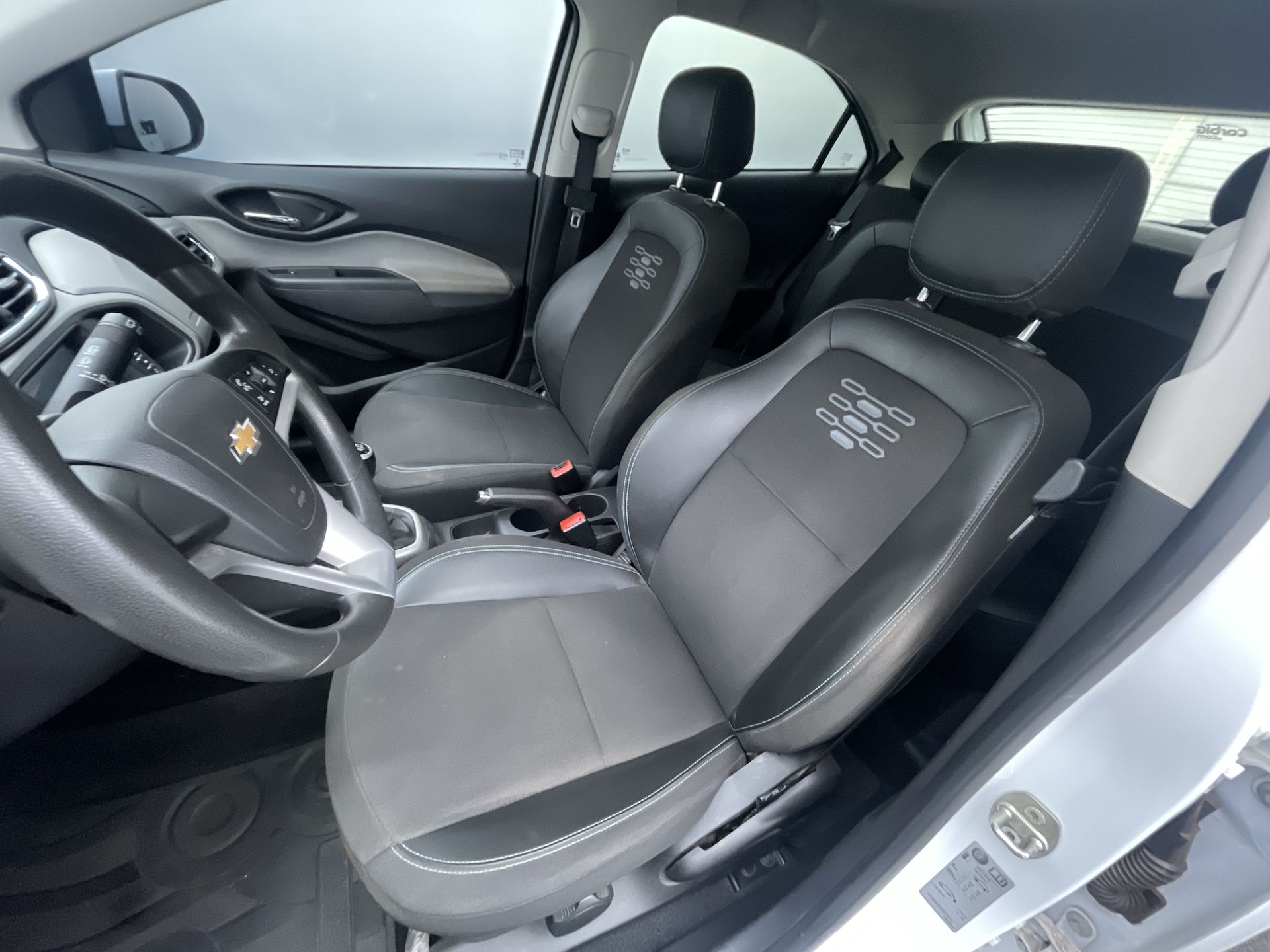 GM - Chevrolet-ONIX-ONIX HATCH LT 1.0 8V FlexPower 5p Mec.