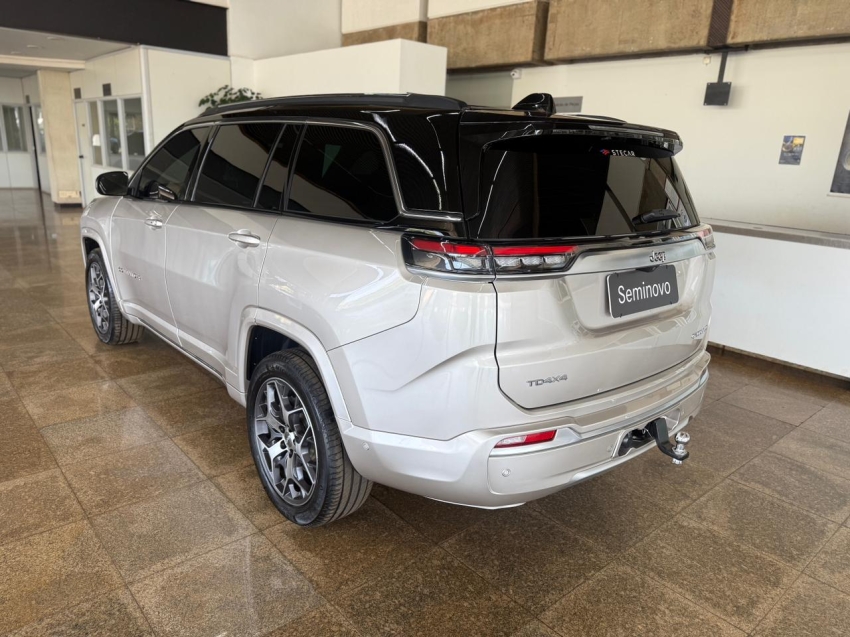 JEEP-COMMANDER-2.0 TD380 TURBO DIESEL OVERLAND AT9