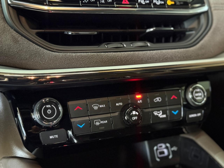 JEEP-COMMANDER-2.0 TD380 TURBO DIESEL OVERLAND AT9