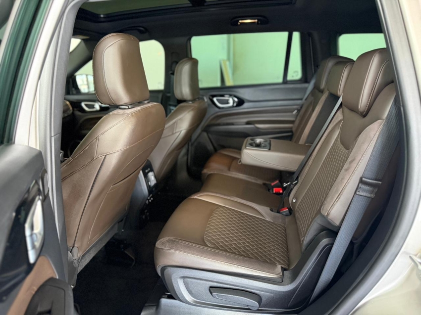 JEEP-COMMANDER-2.0 TD380 TURBO DIESEL OVERLAND AT9