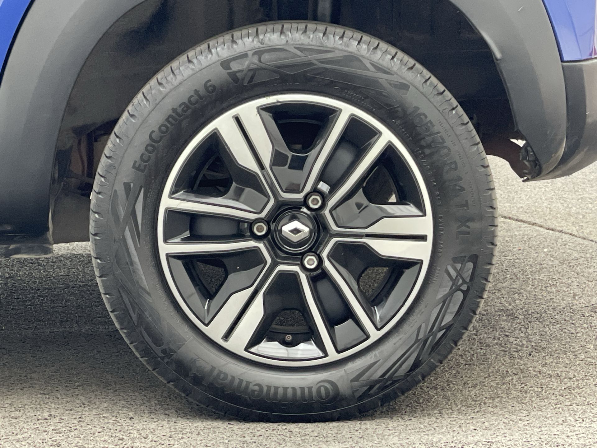 Renault-KWID-KWID Intense 1.0 Flex 12V 5p Mec.